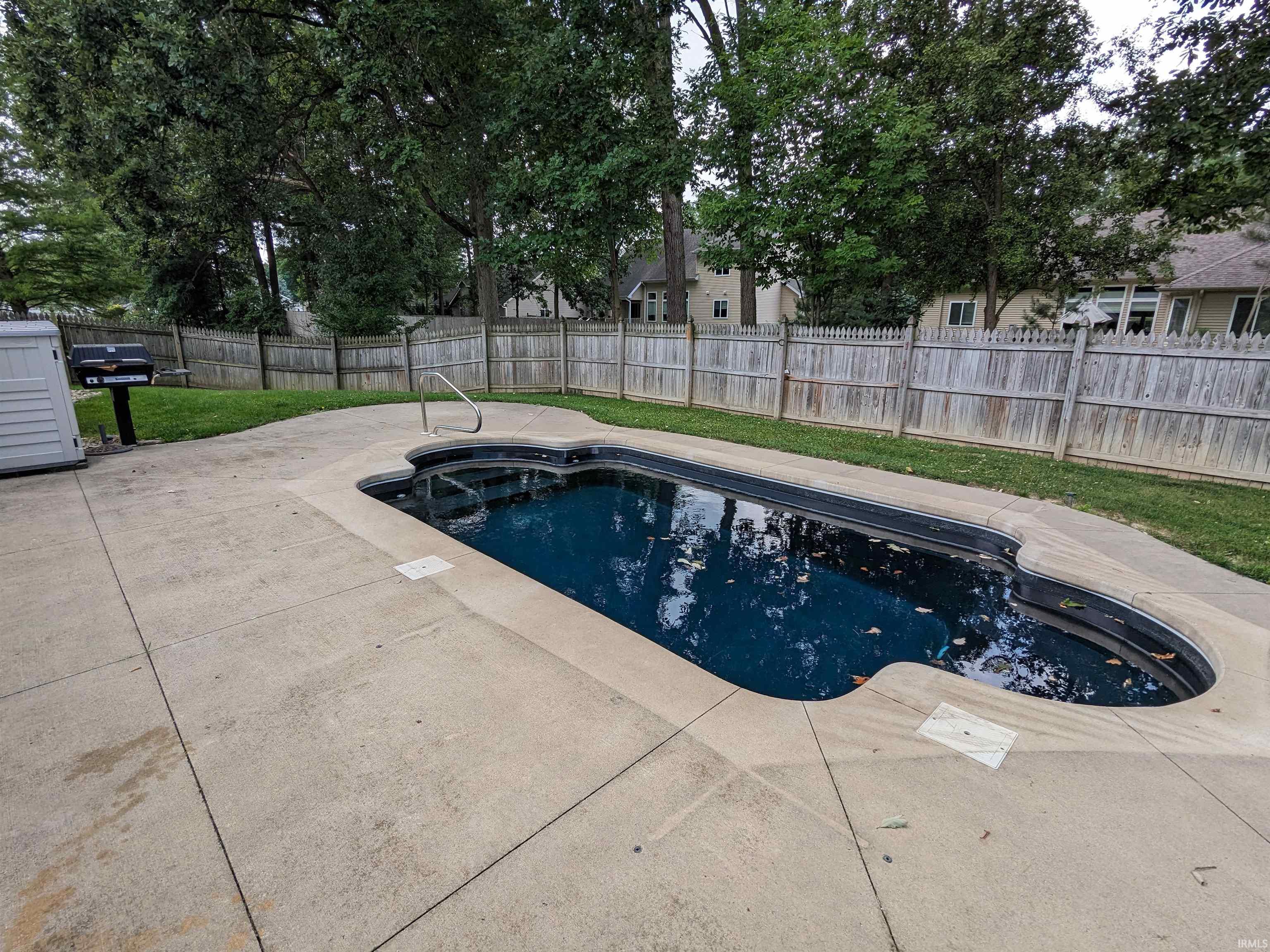 9015 Hickory Glen