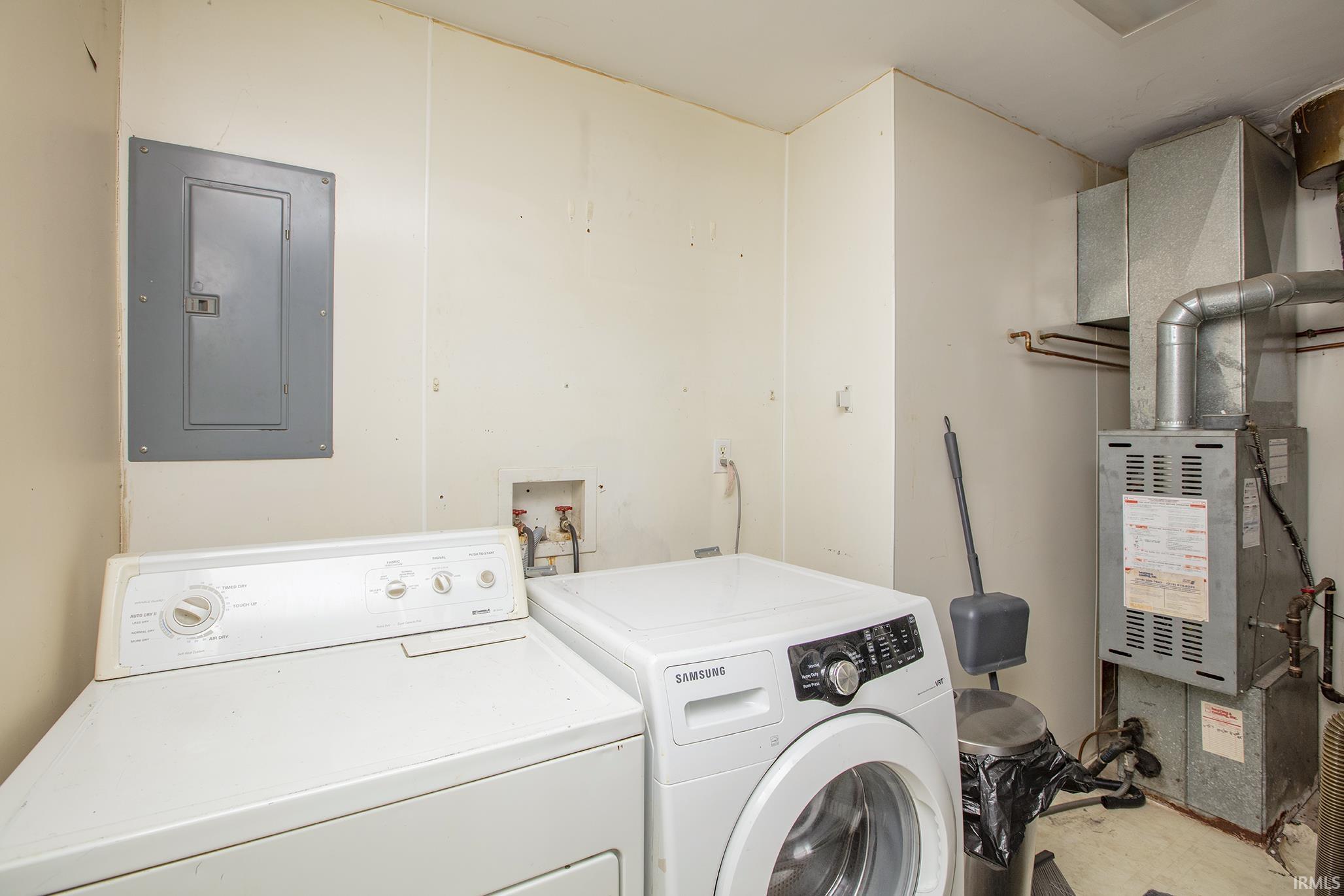 905 Birchwood