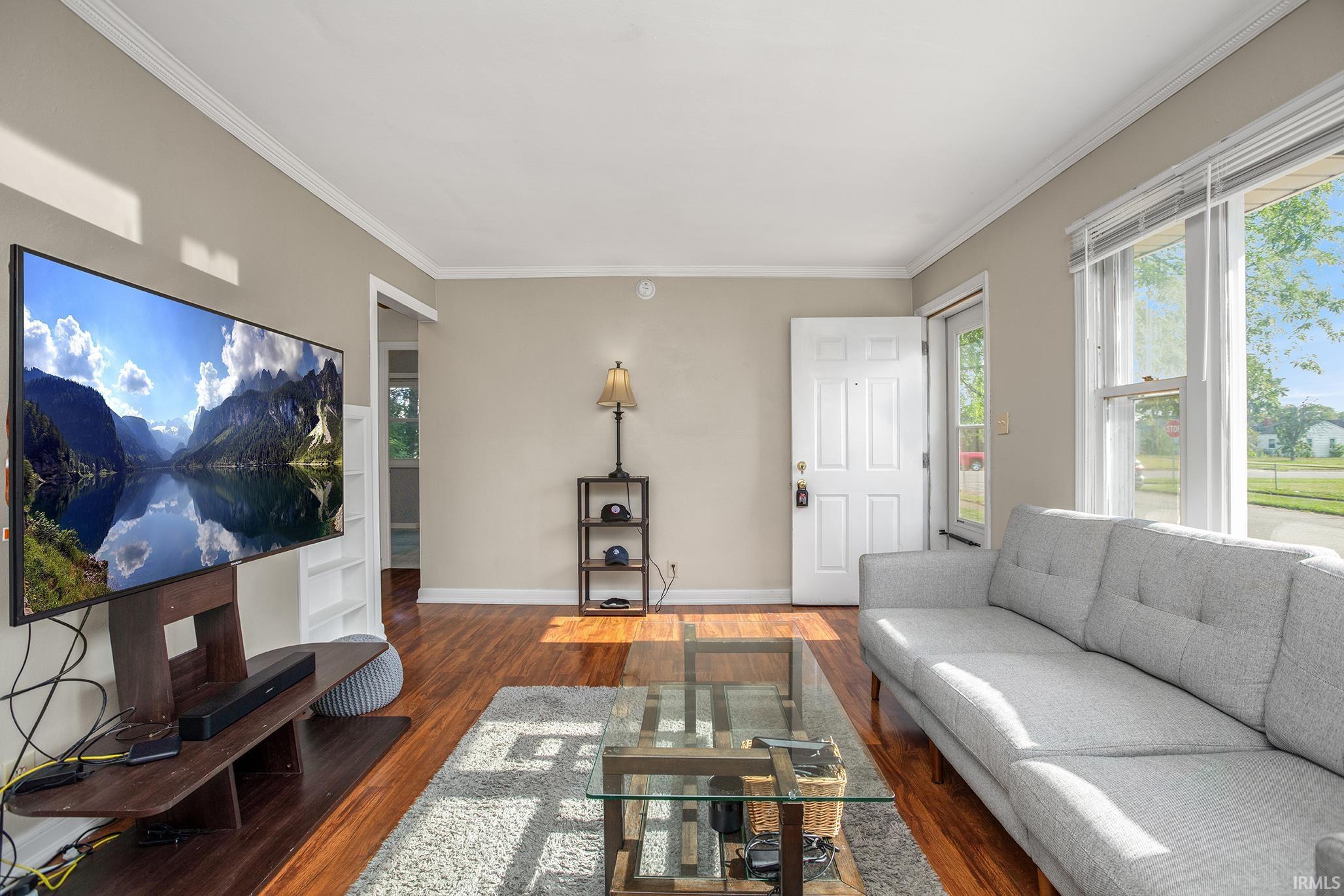 905 Birchwood