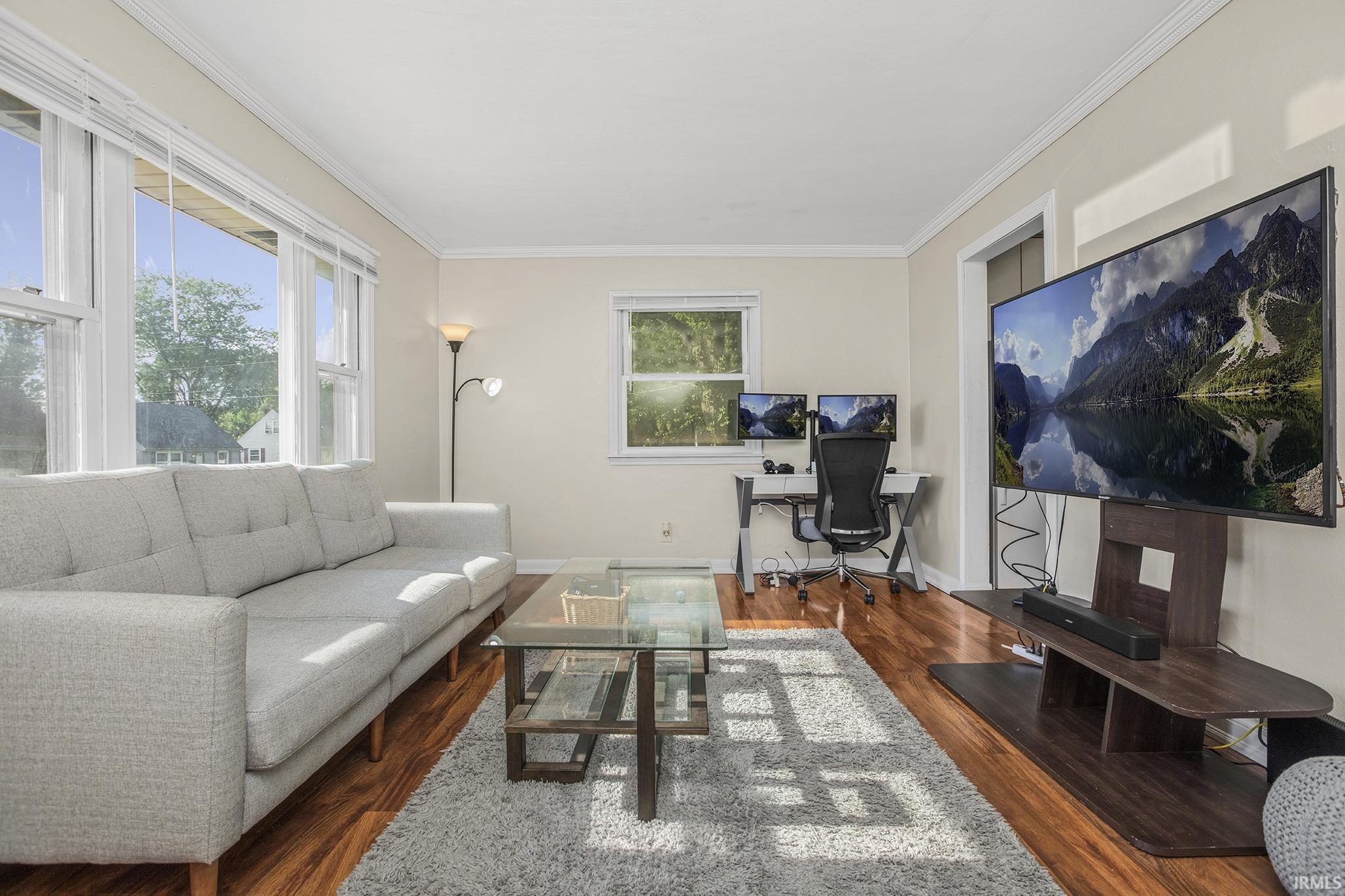 905 Birchwood