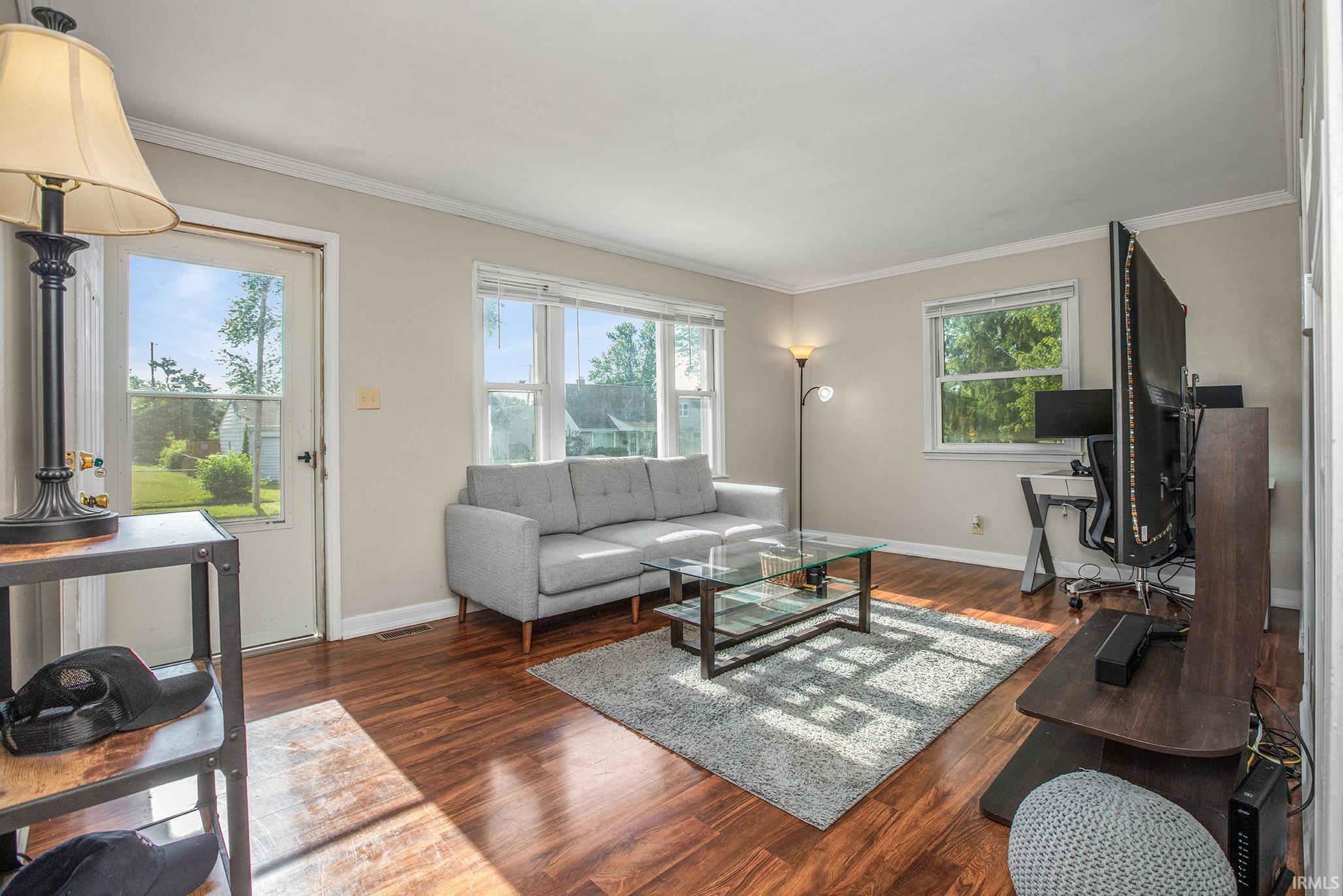 905 Birchwood