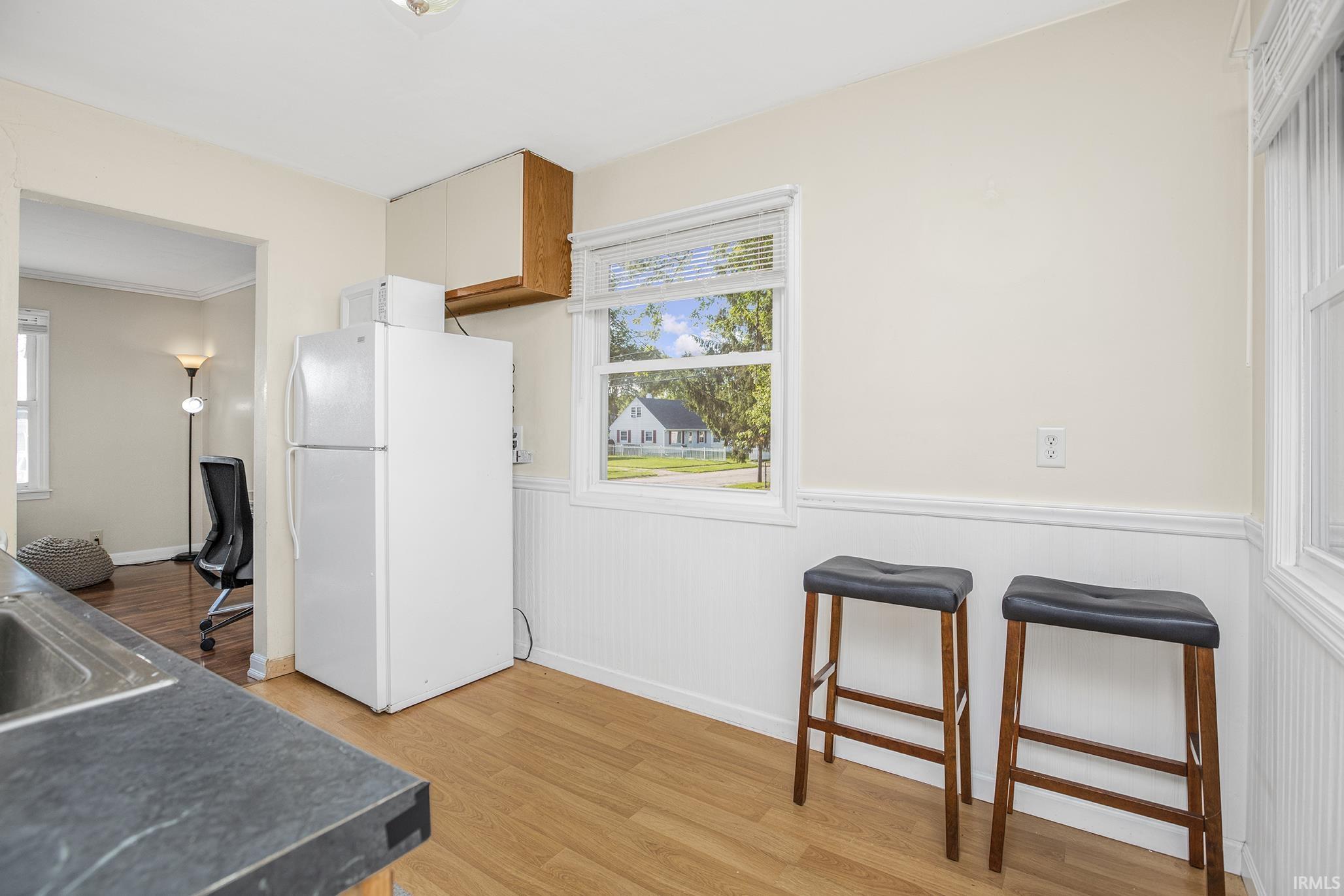 905 Birchwood