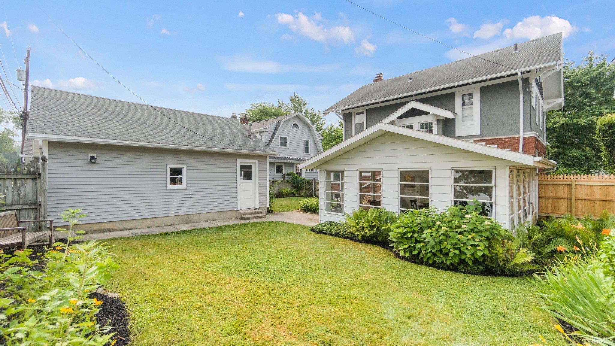 810 Oakdale