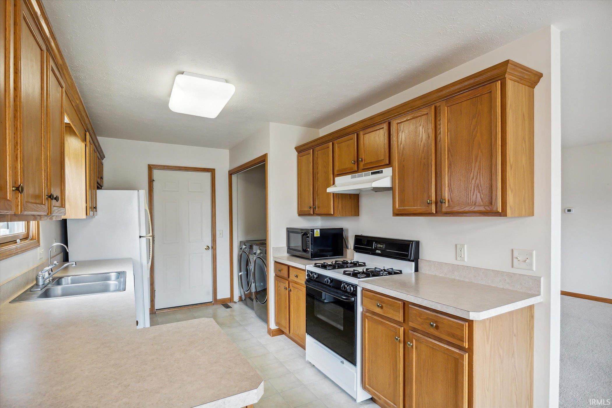 1530 Clover Creek