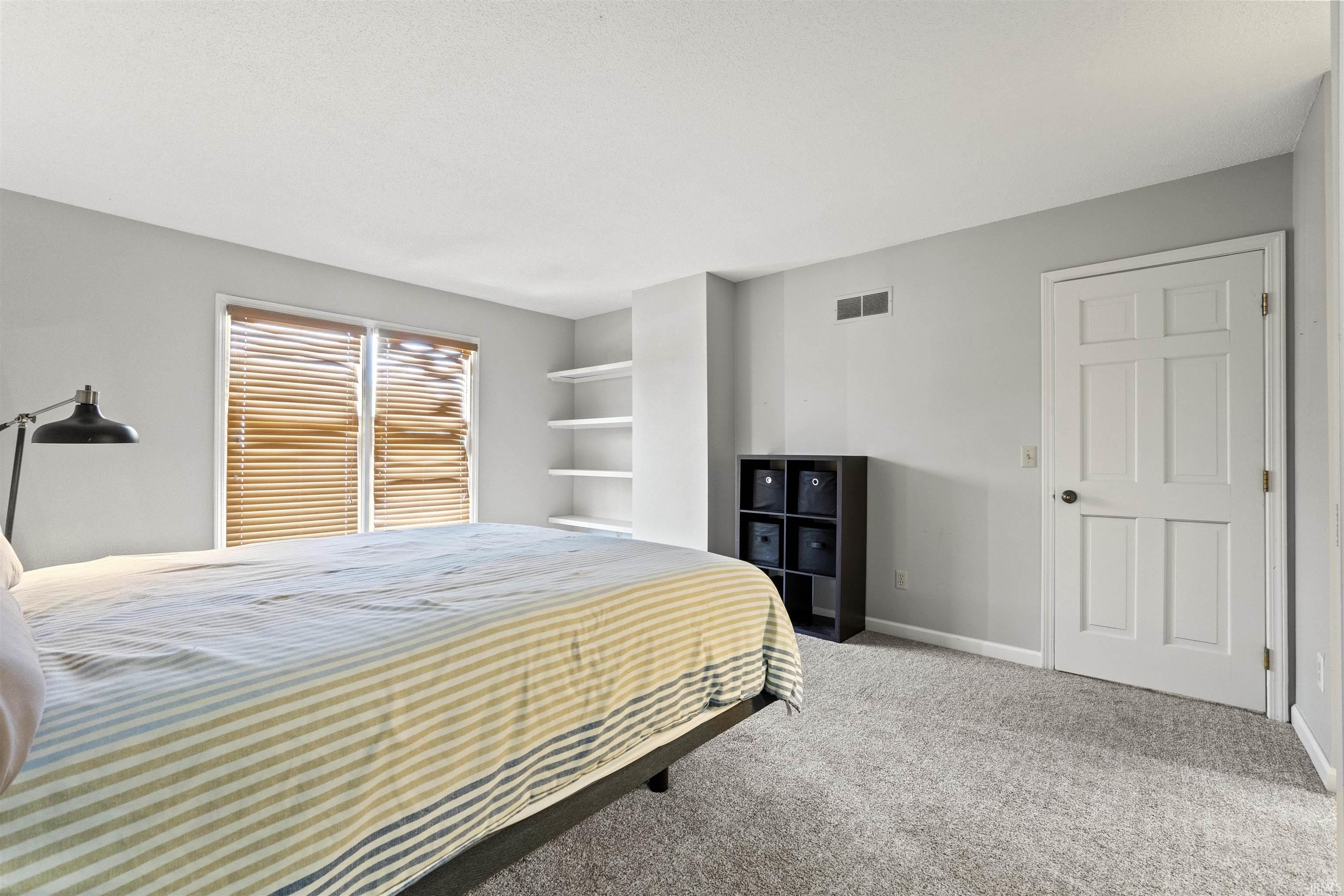 5022 Pinebrook