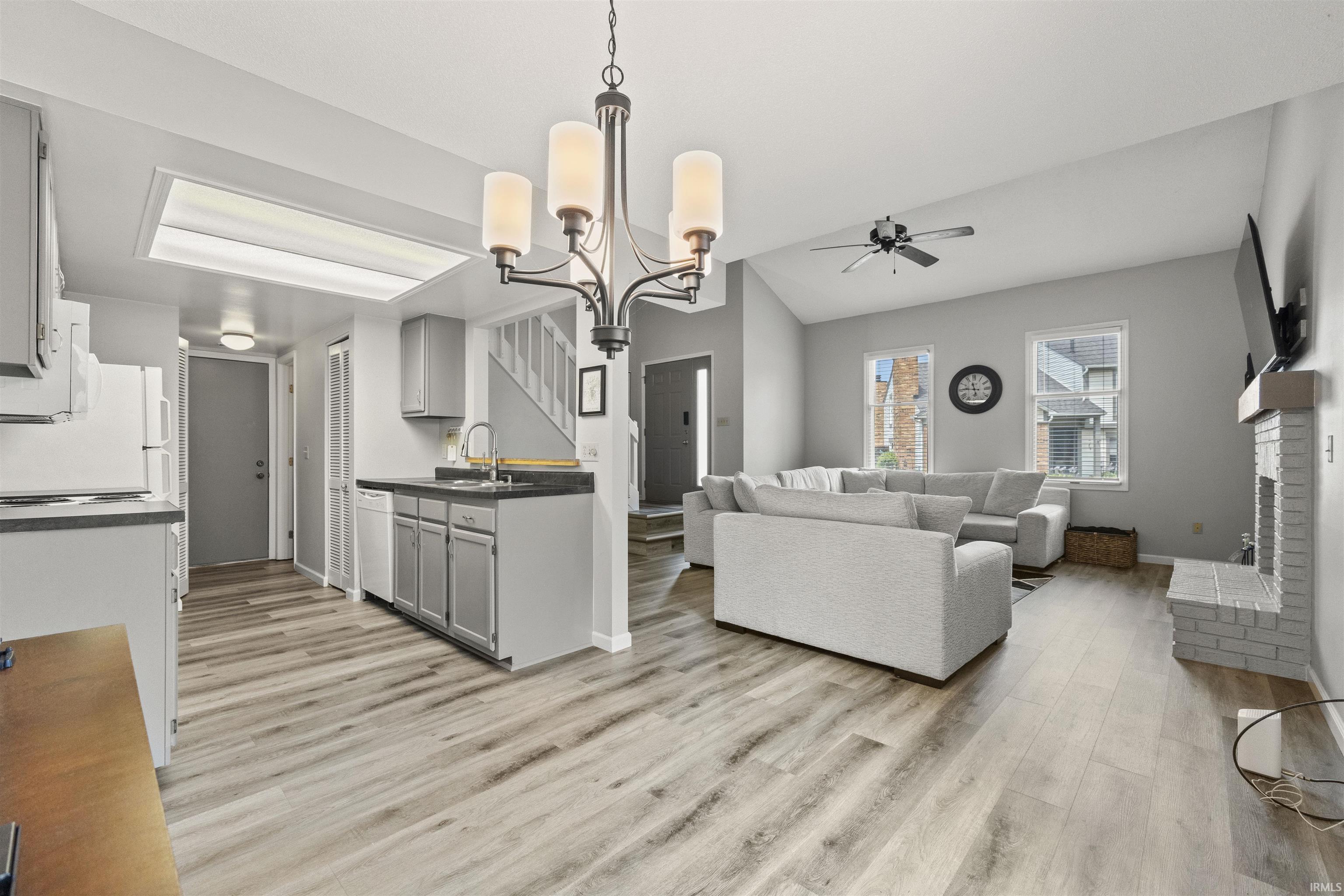 5022 Pinebrook