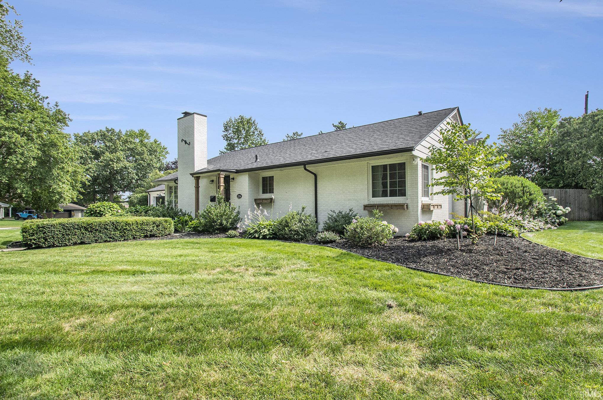 2216 Madison