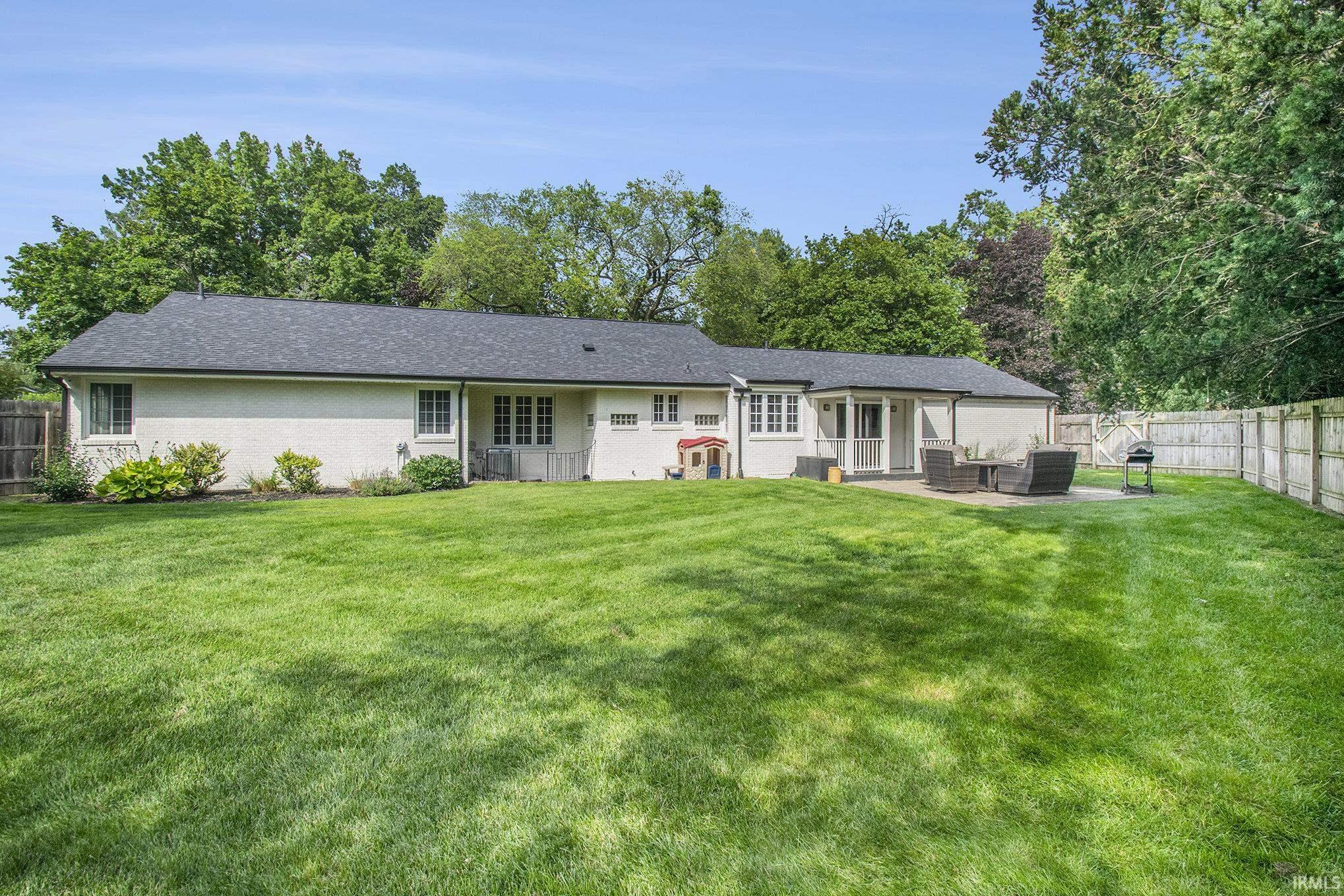 2216 Madison