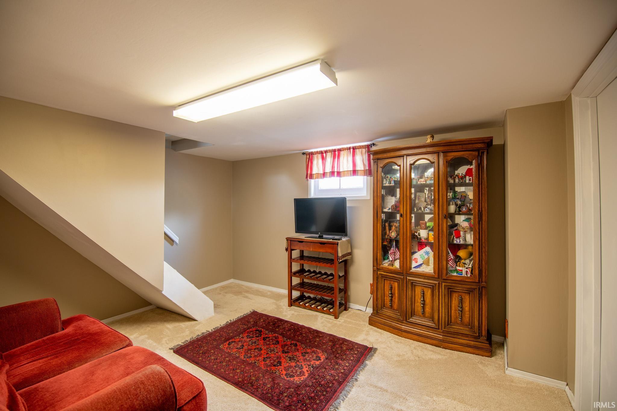 1127 Laurel