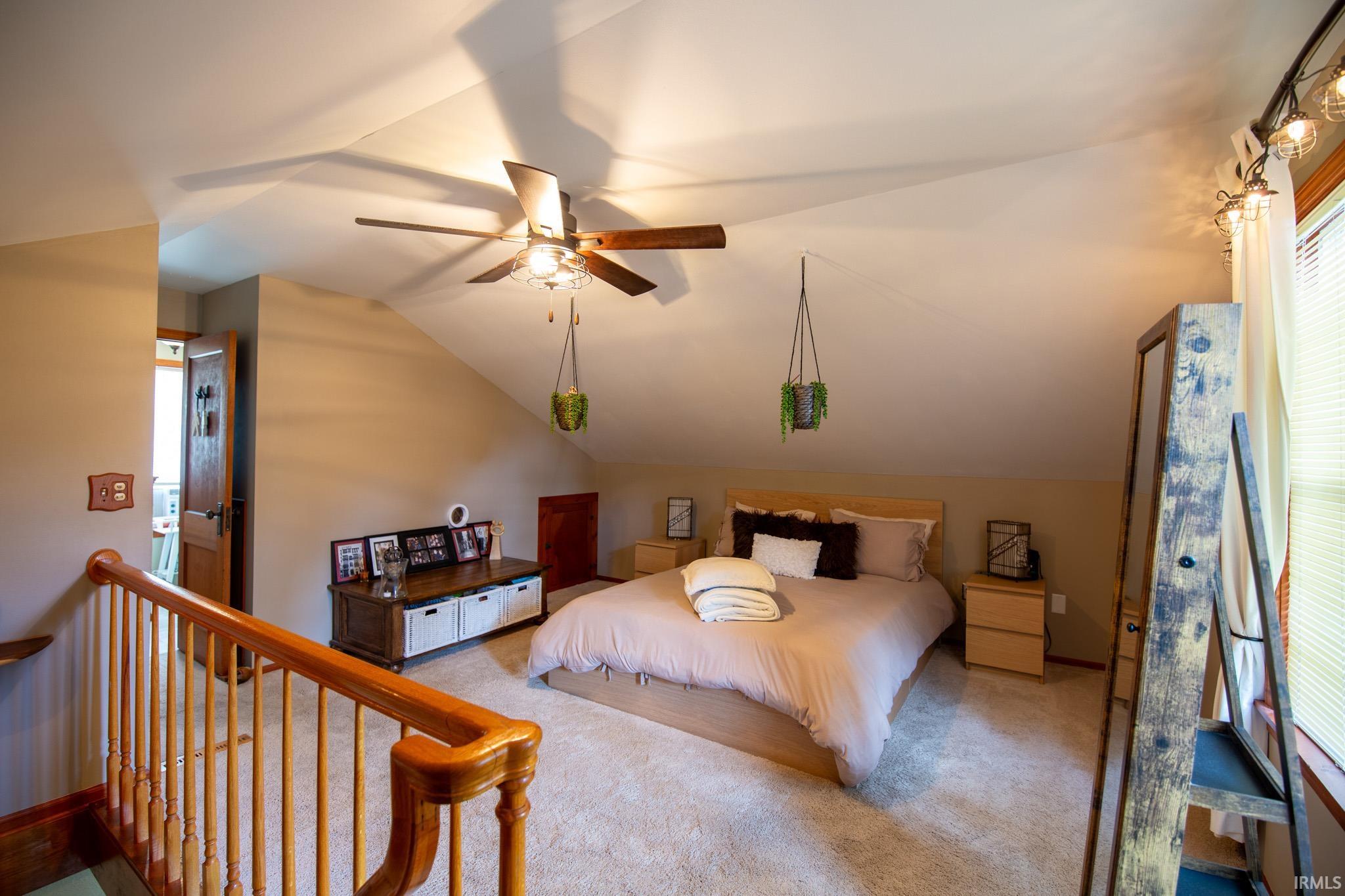 1127 Laurel