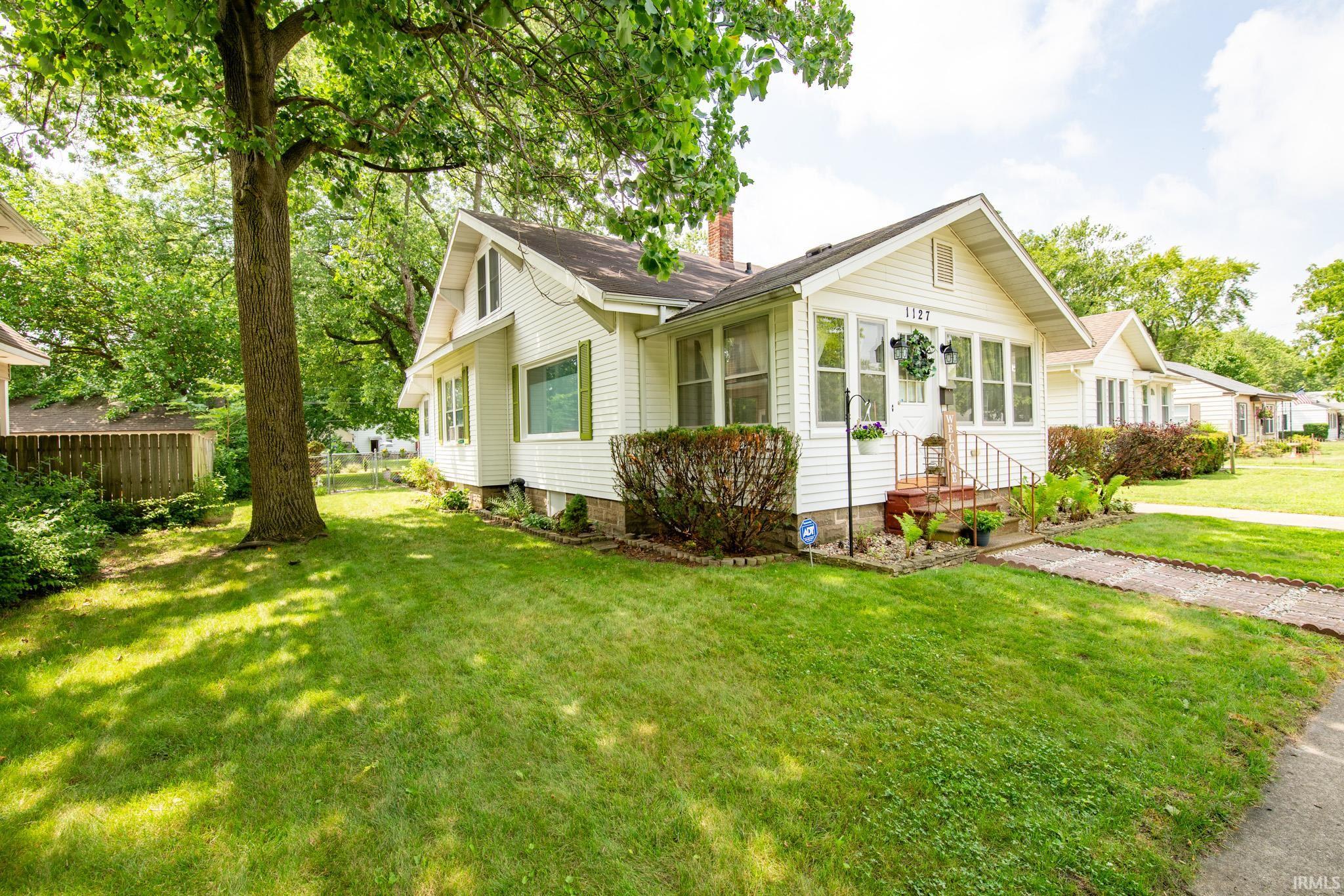 1127 Laurel