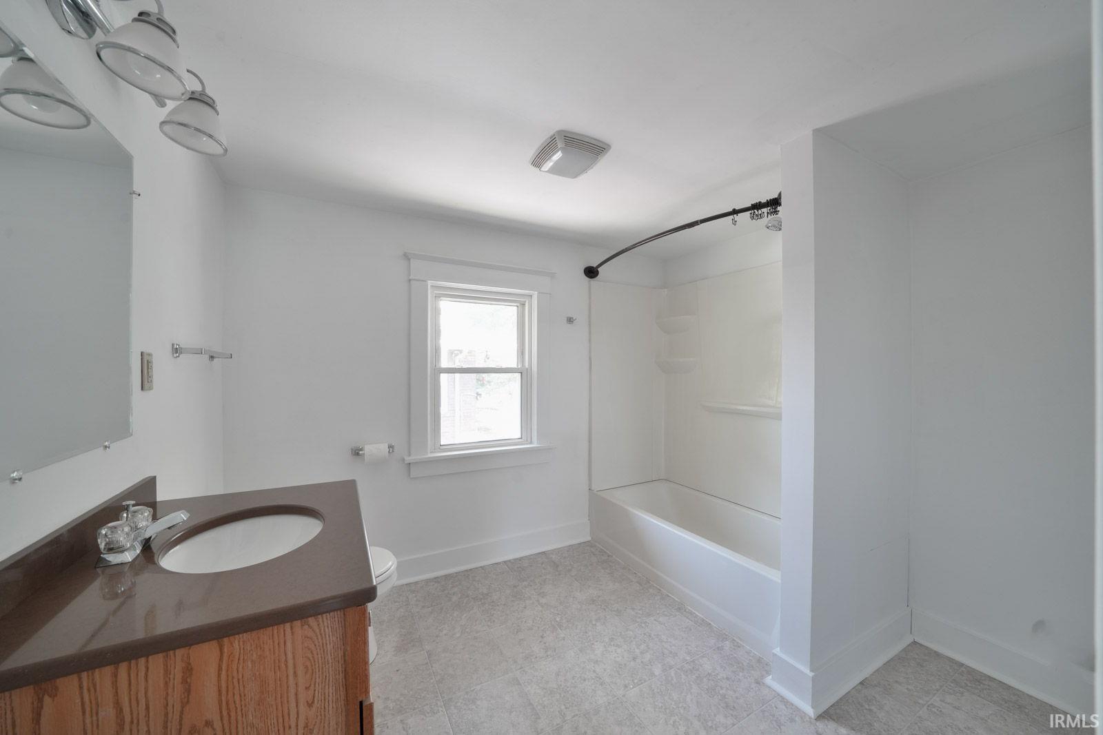 1206 Woodward