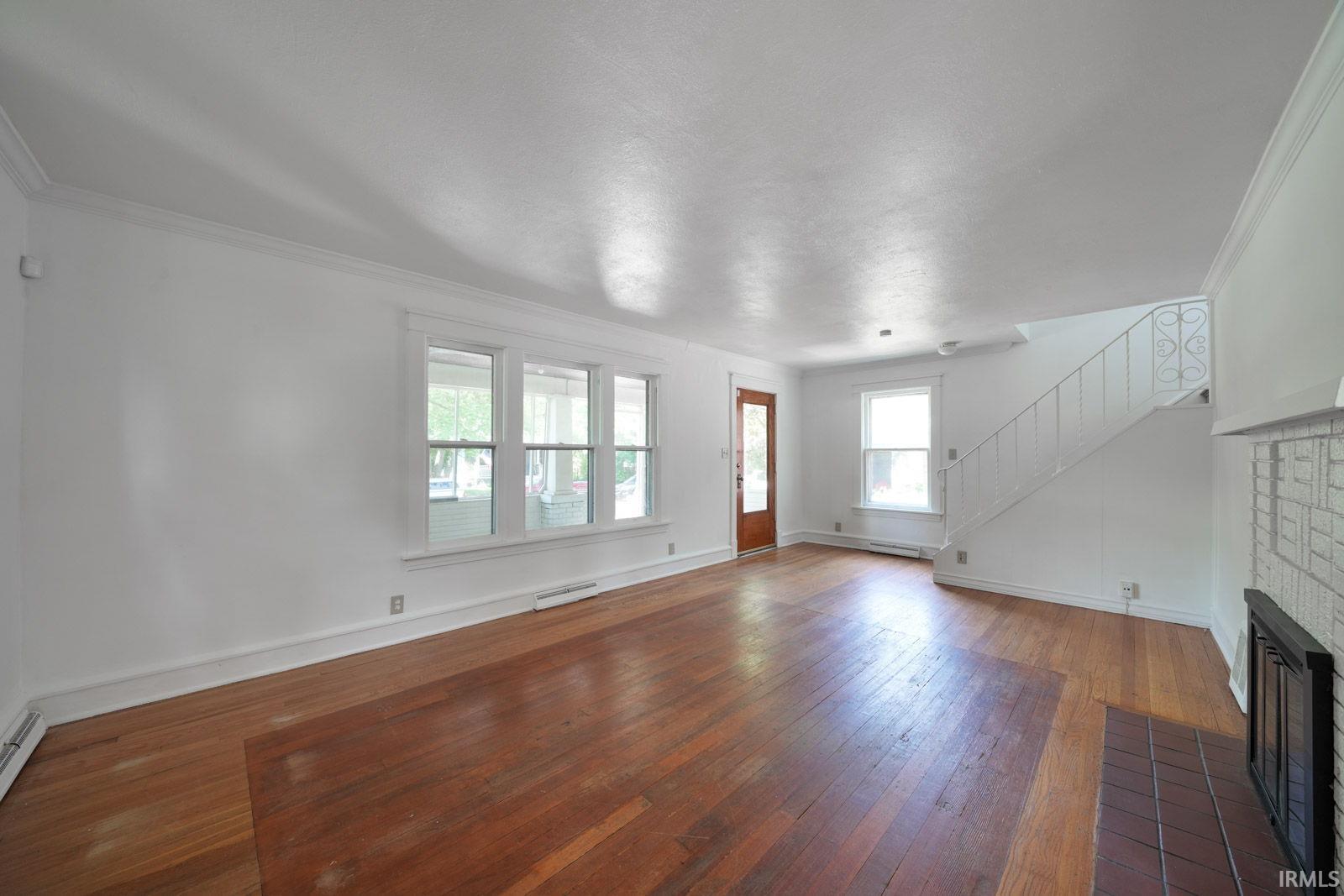 1206 Woodward