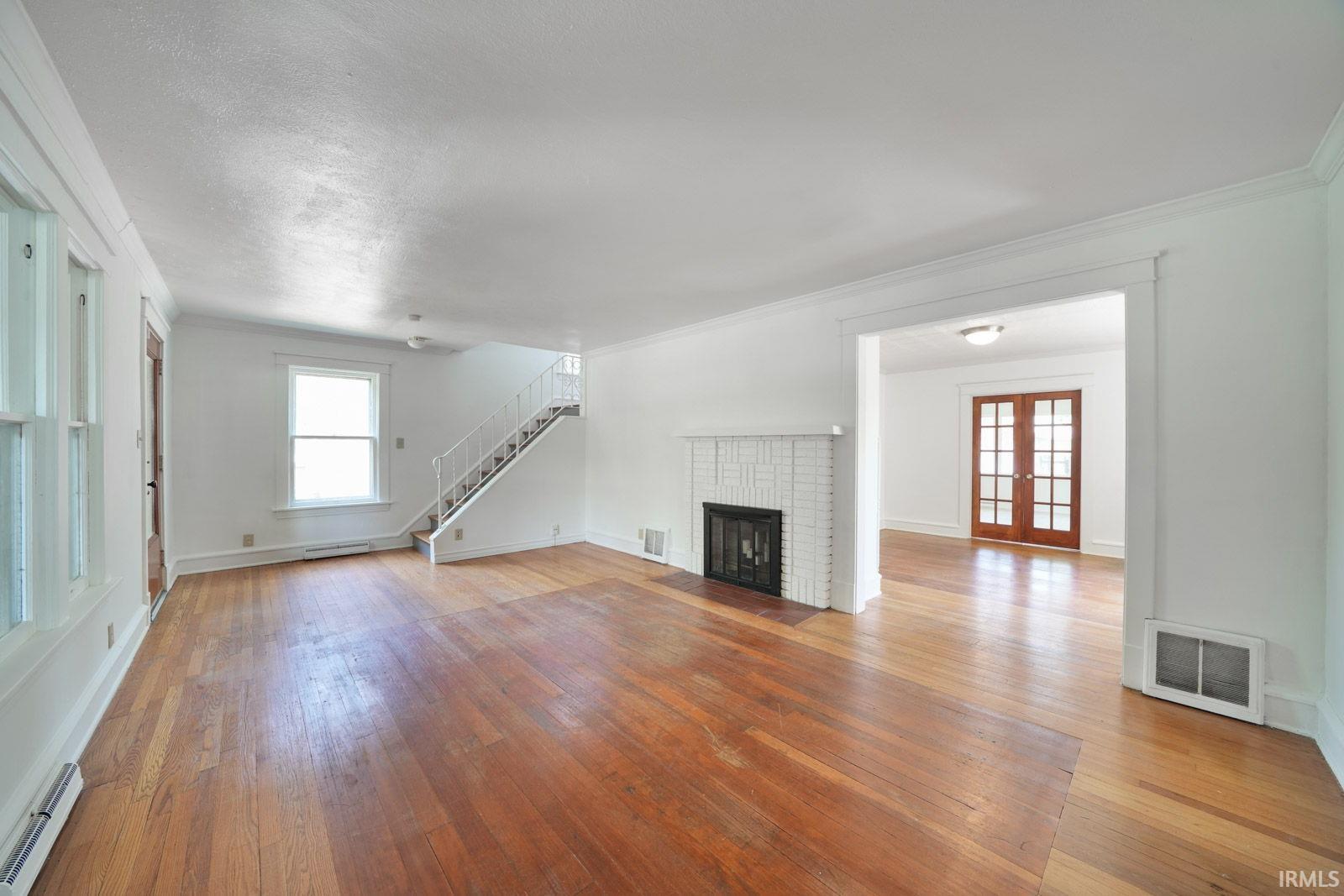 1206 Woodward