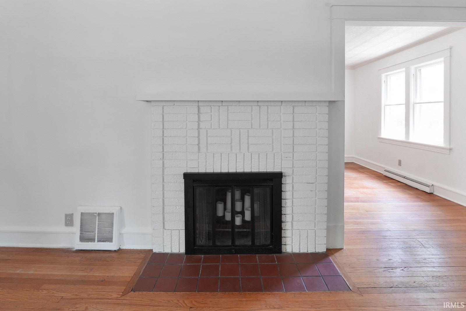 1206 Woodward