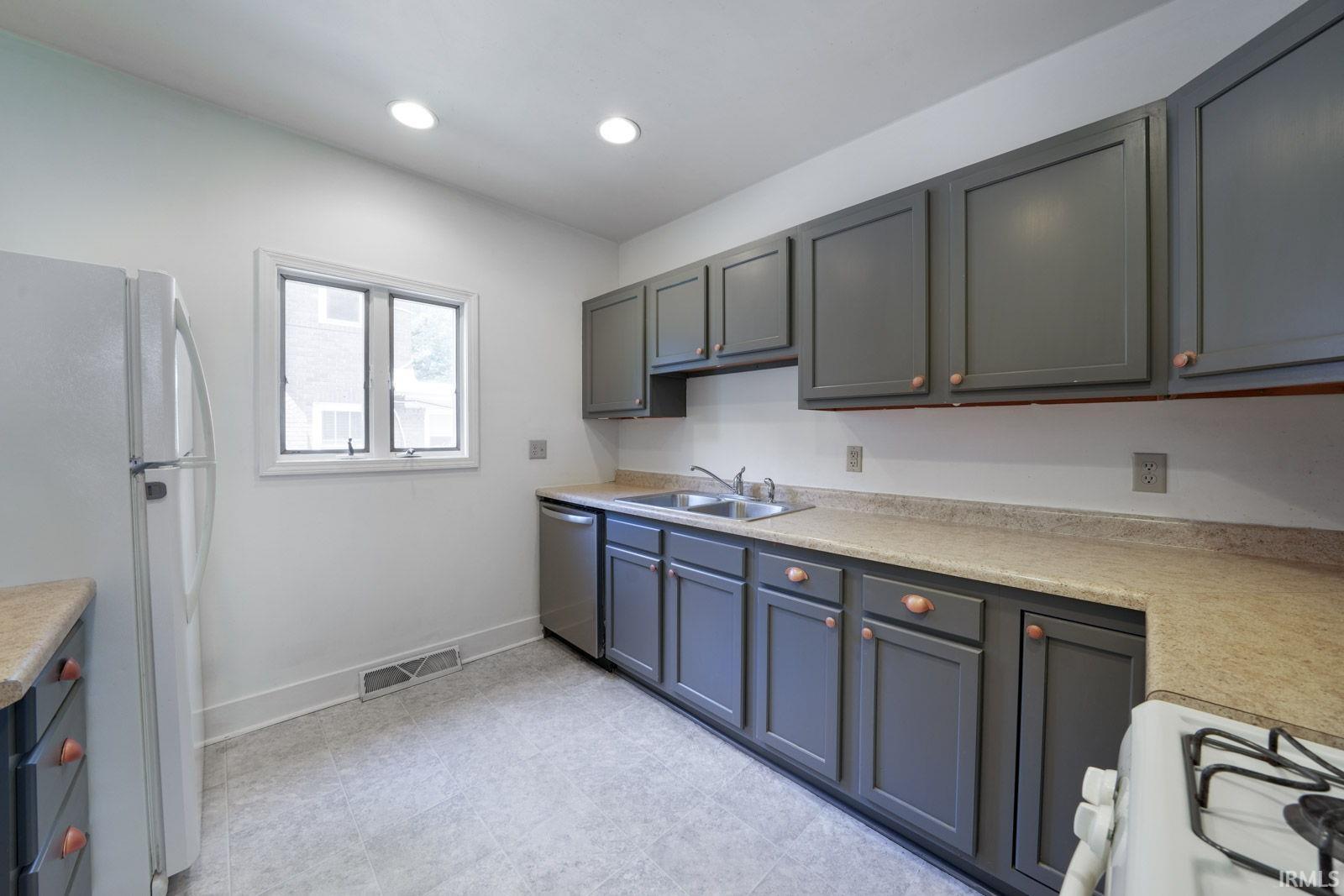 1206 Woodward