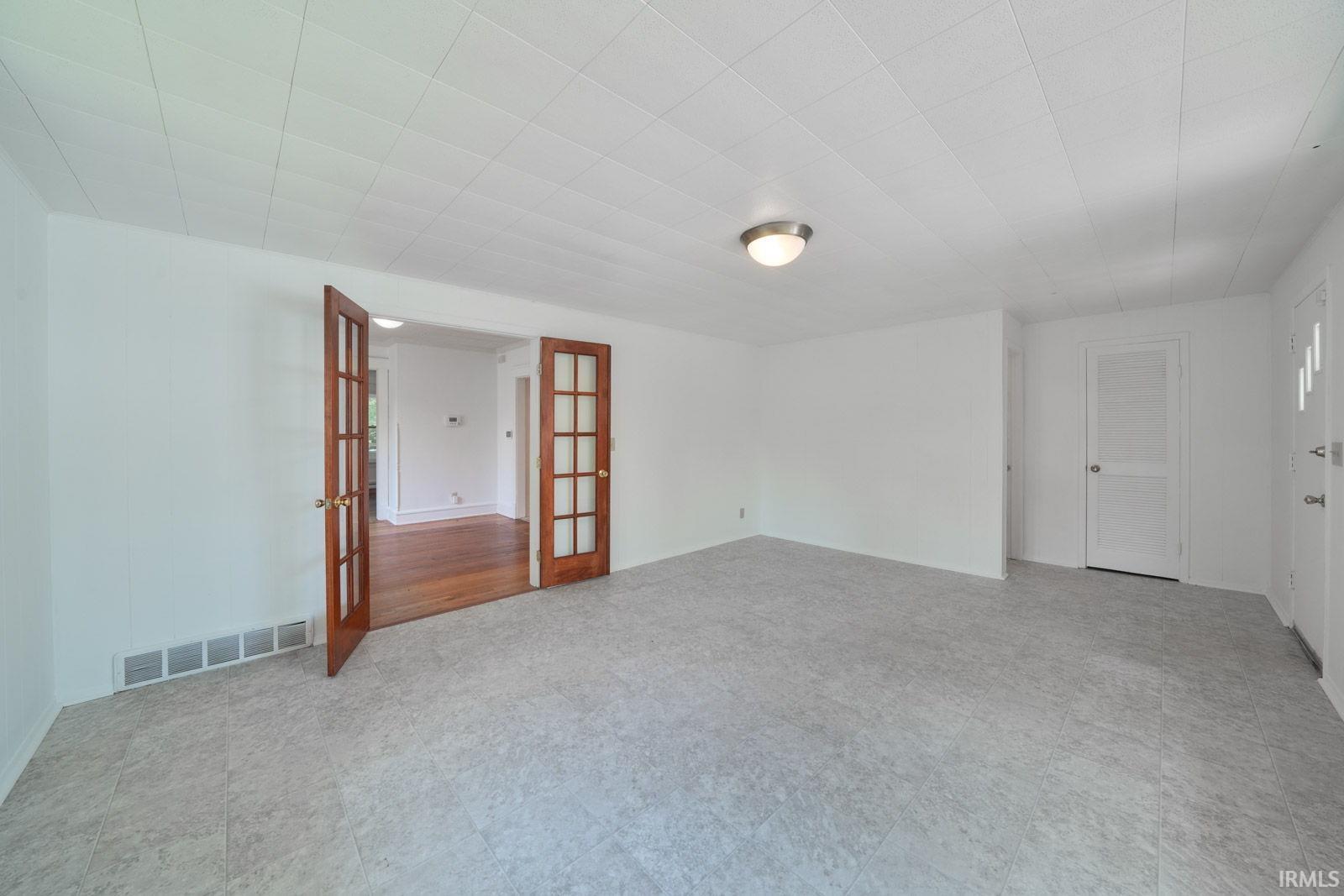 1206 Woodward