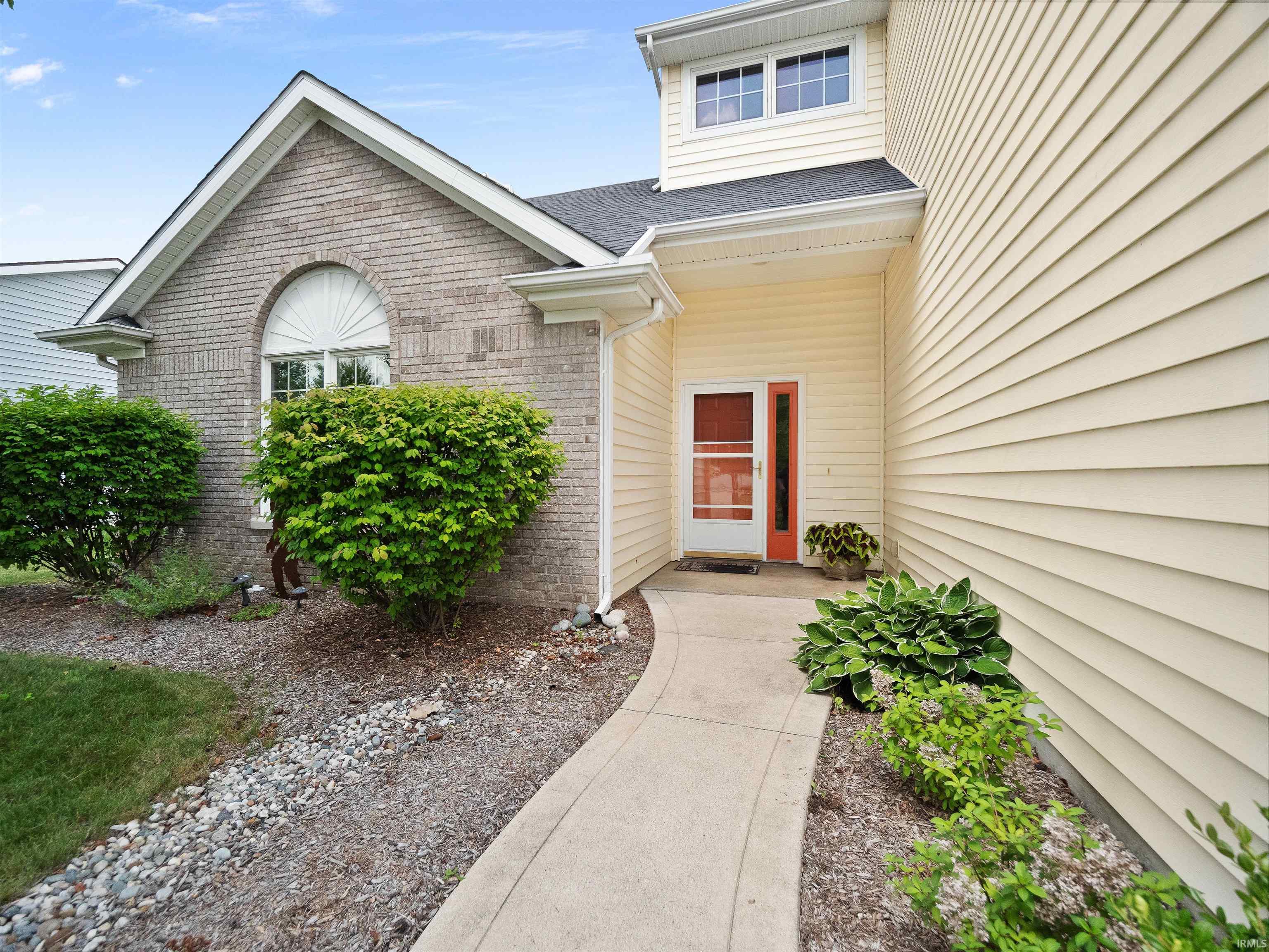 5528 Dennison