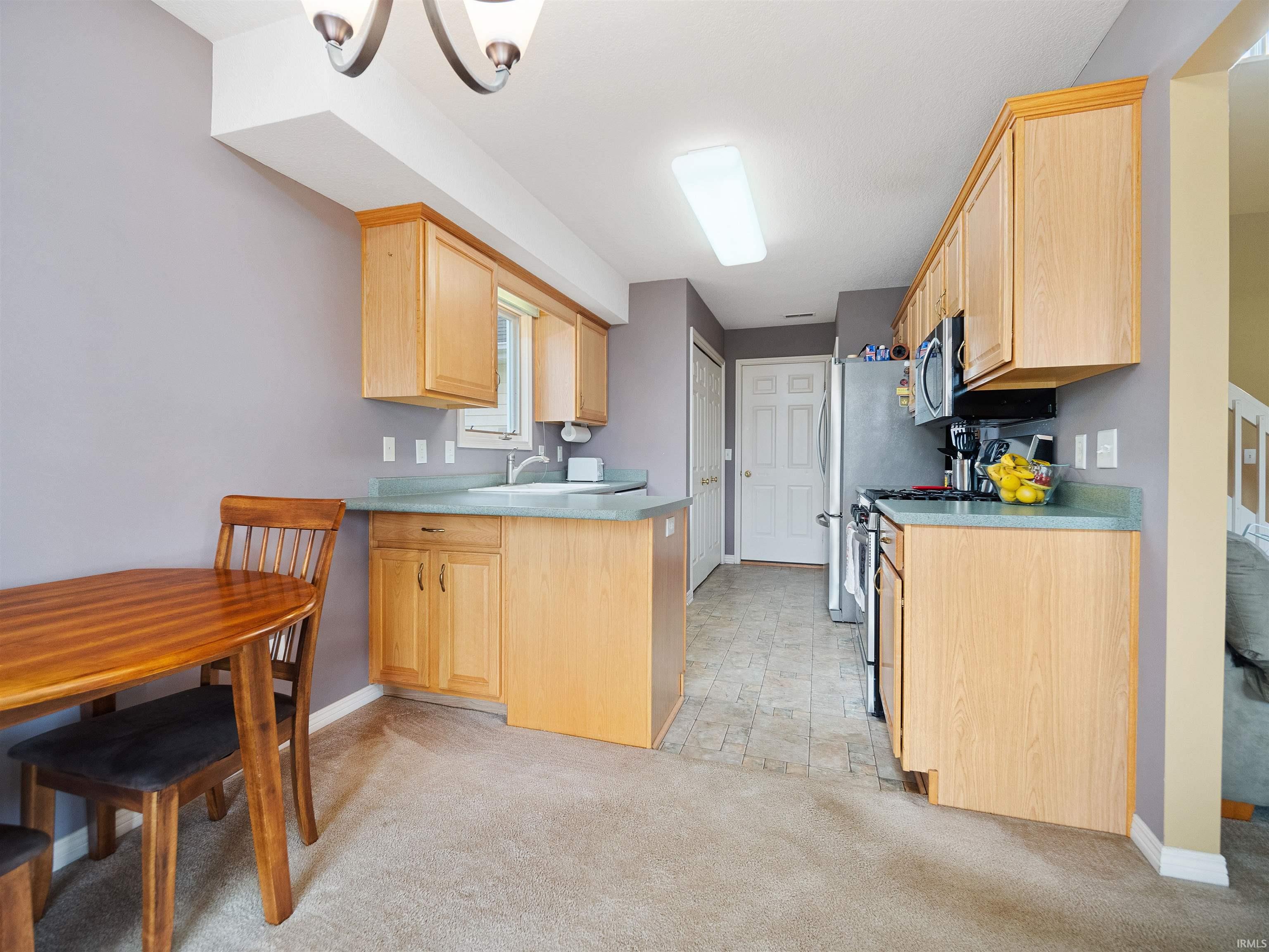 5528 Dennison