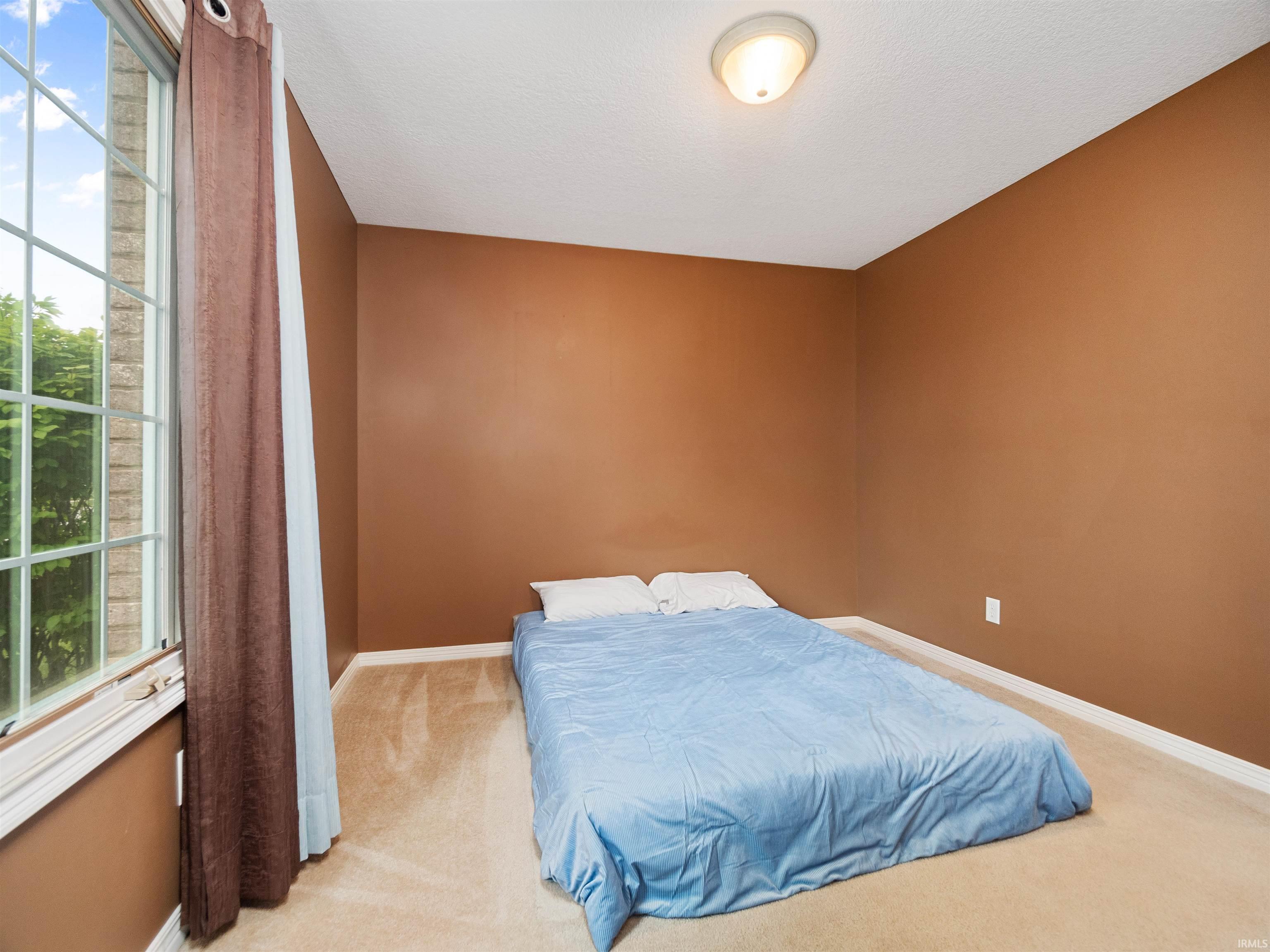 5528 Dennison