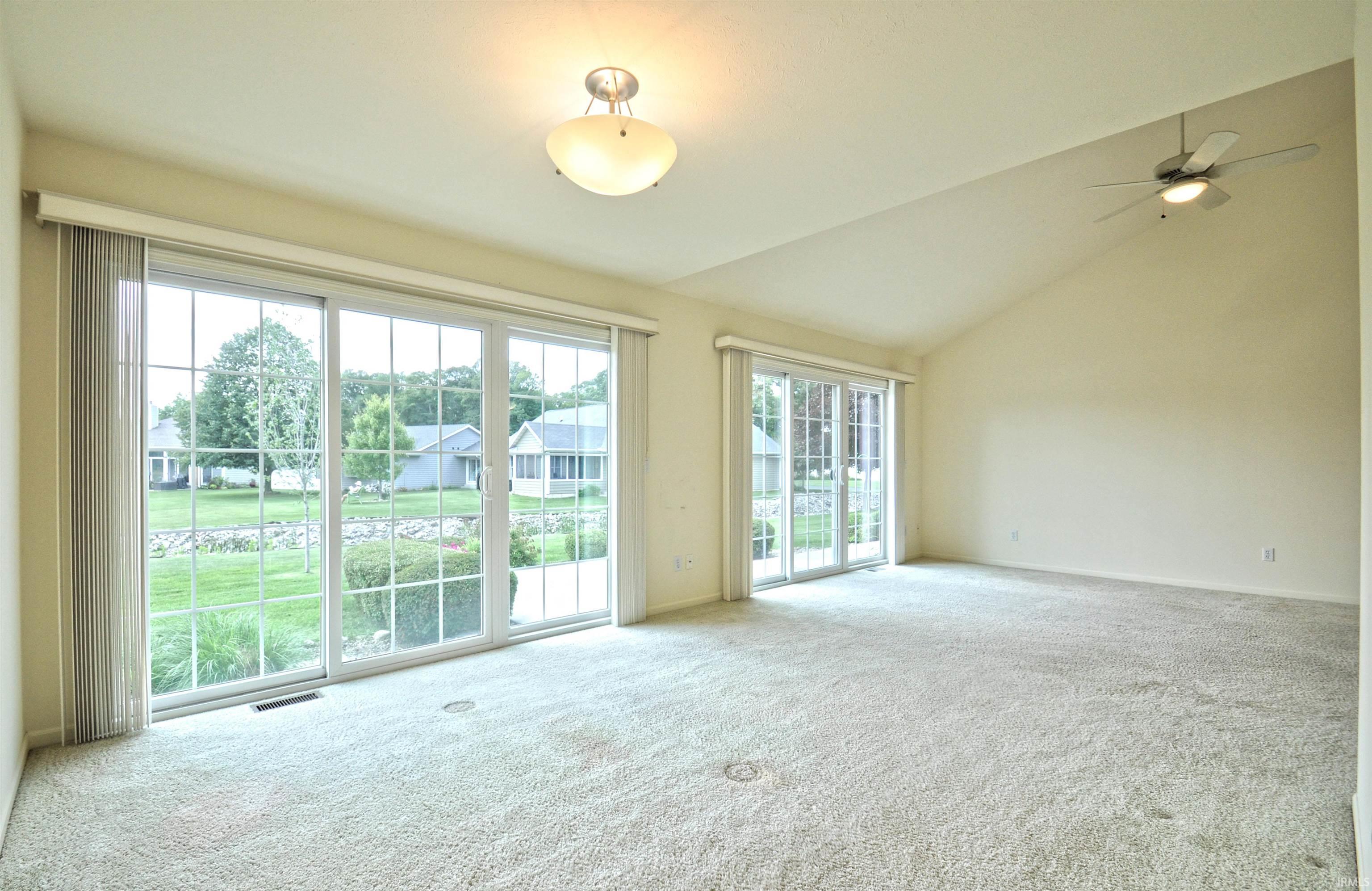 18351 Spring Beach