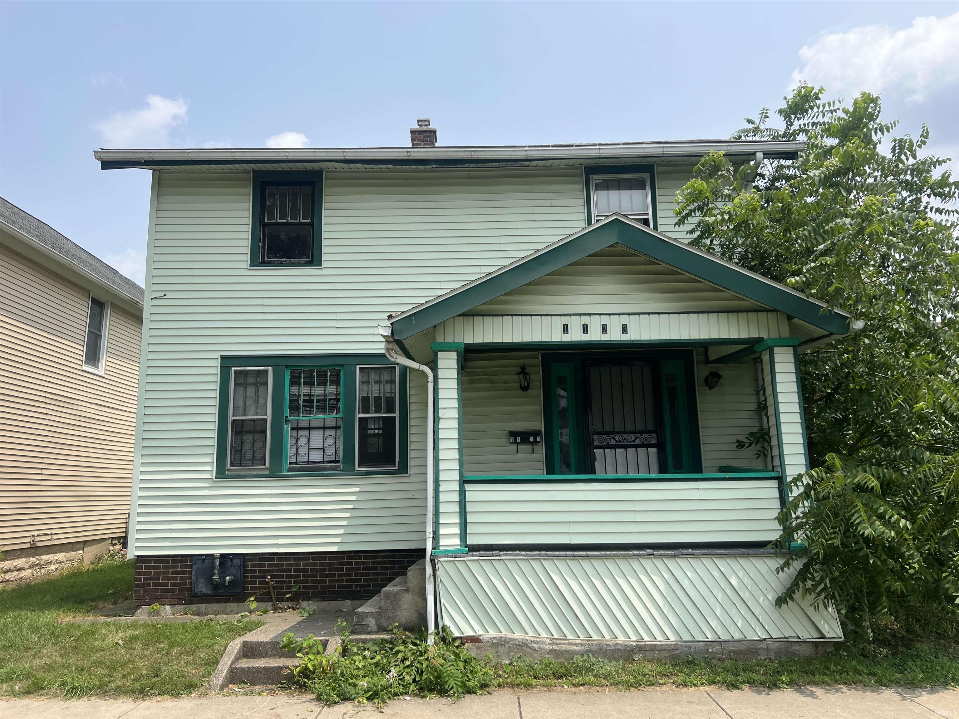 1123 Monroe