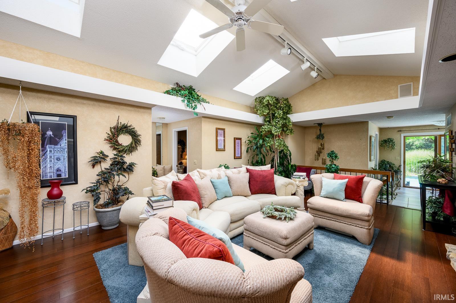 5015 Stratford