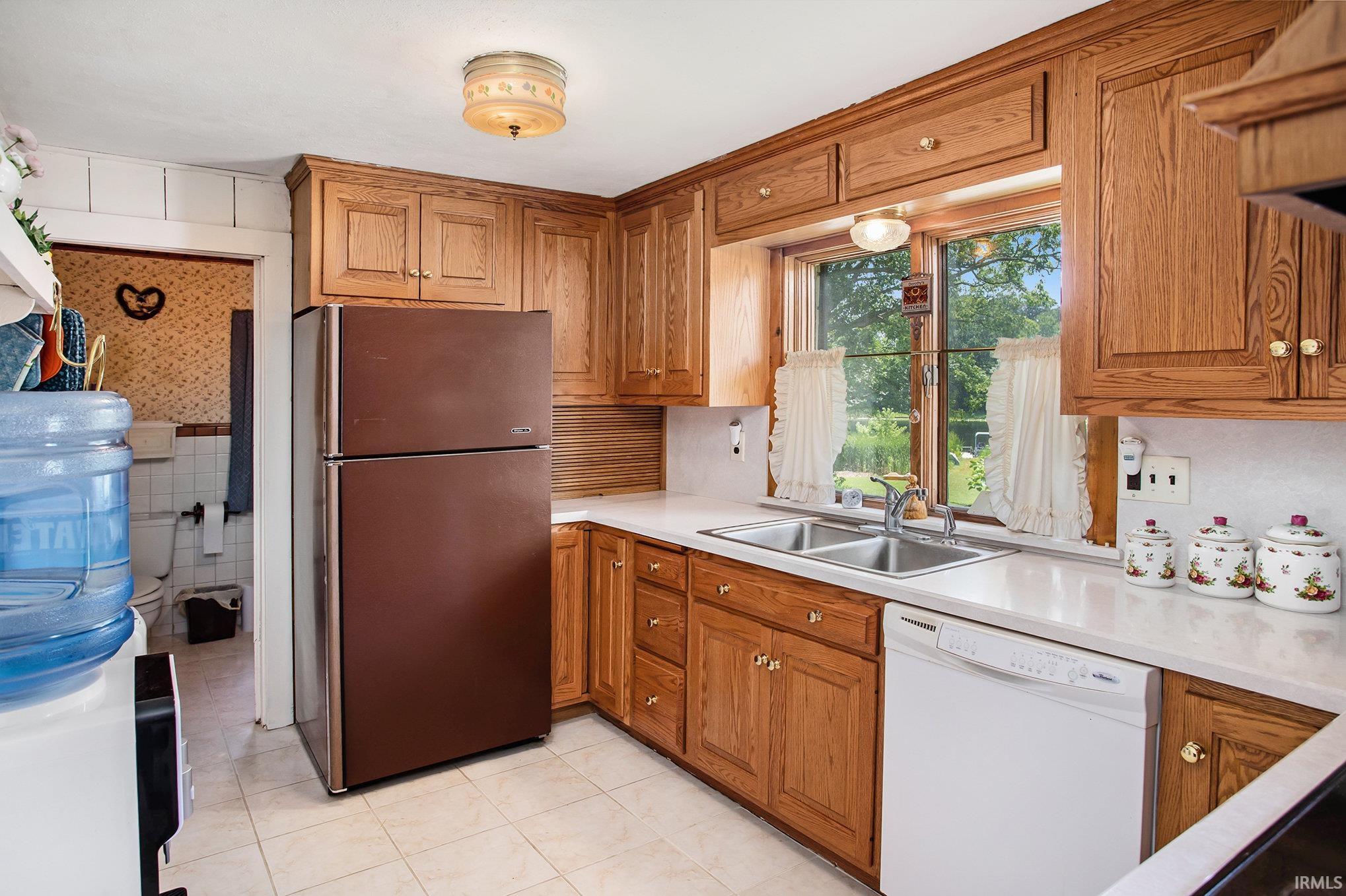 15962 Cook Lake