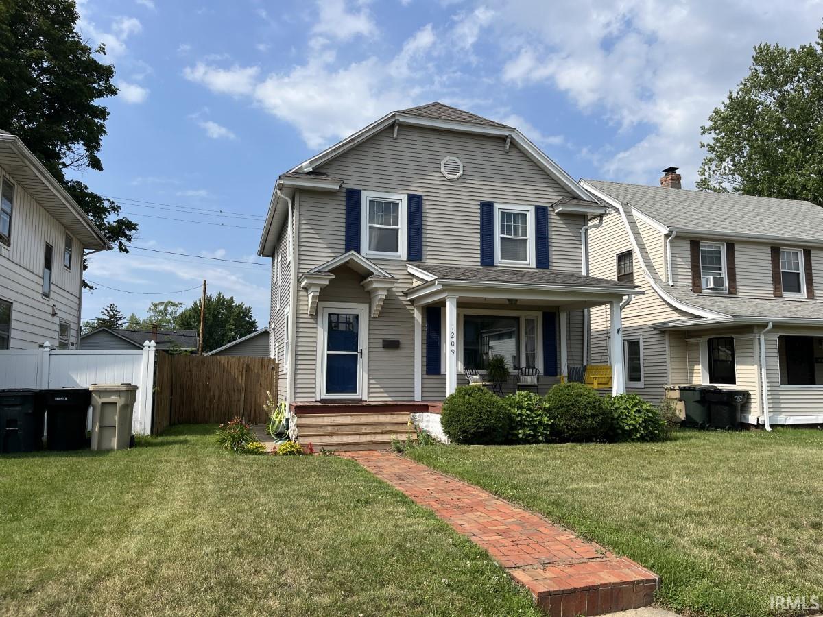 1209 Altgeld