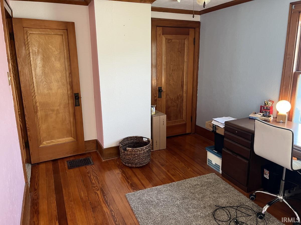 1209 Altgeld