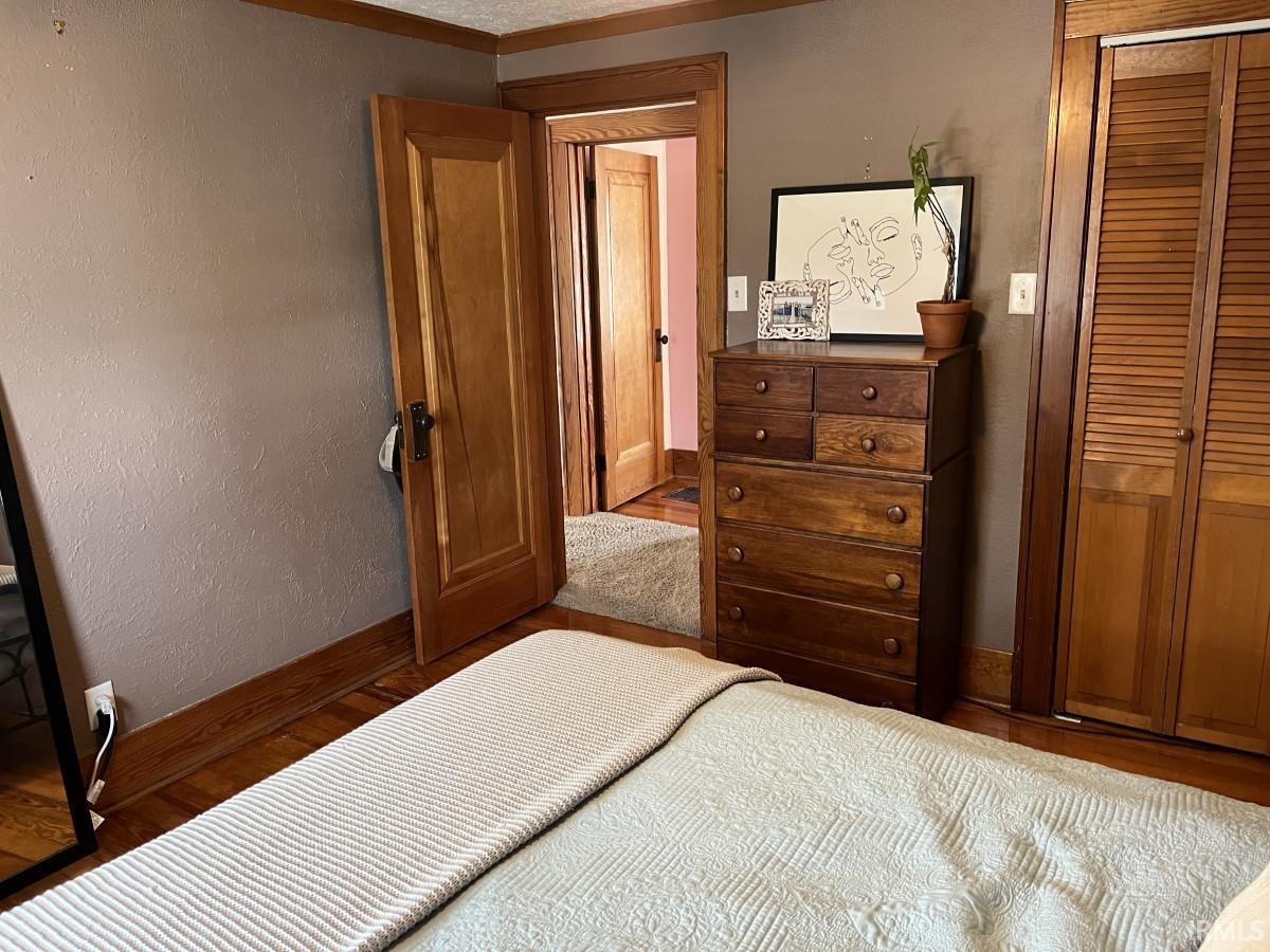 1209 Altgeld