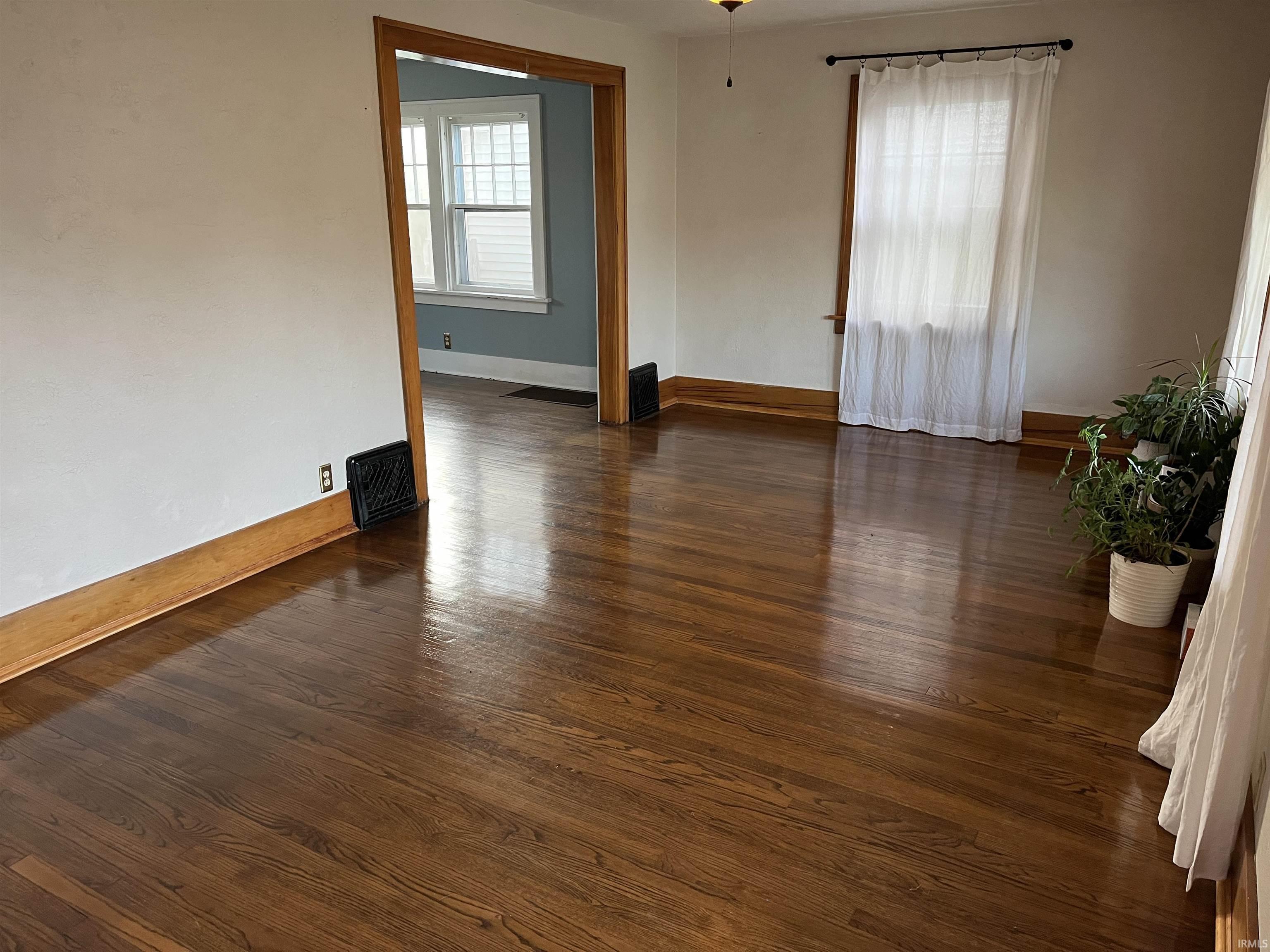 1209 Altgeld