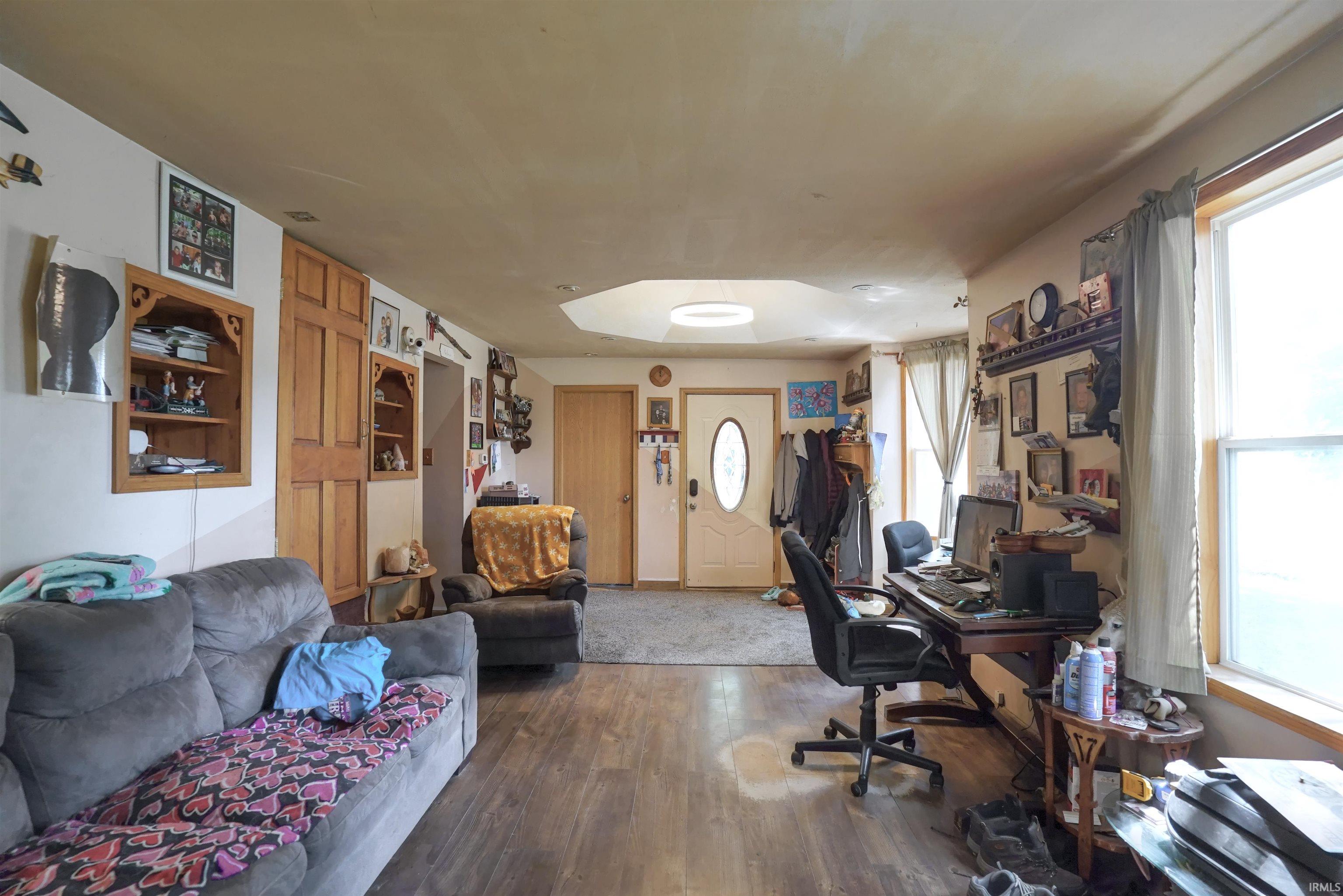 915 Grove