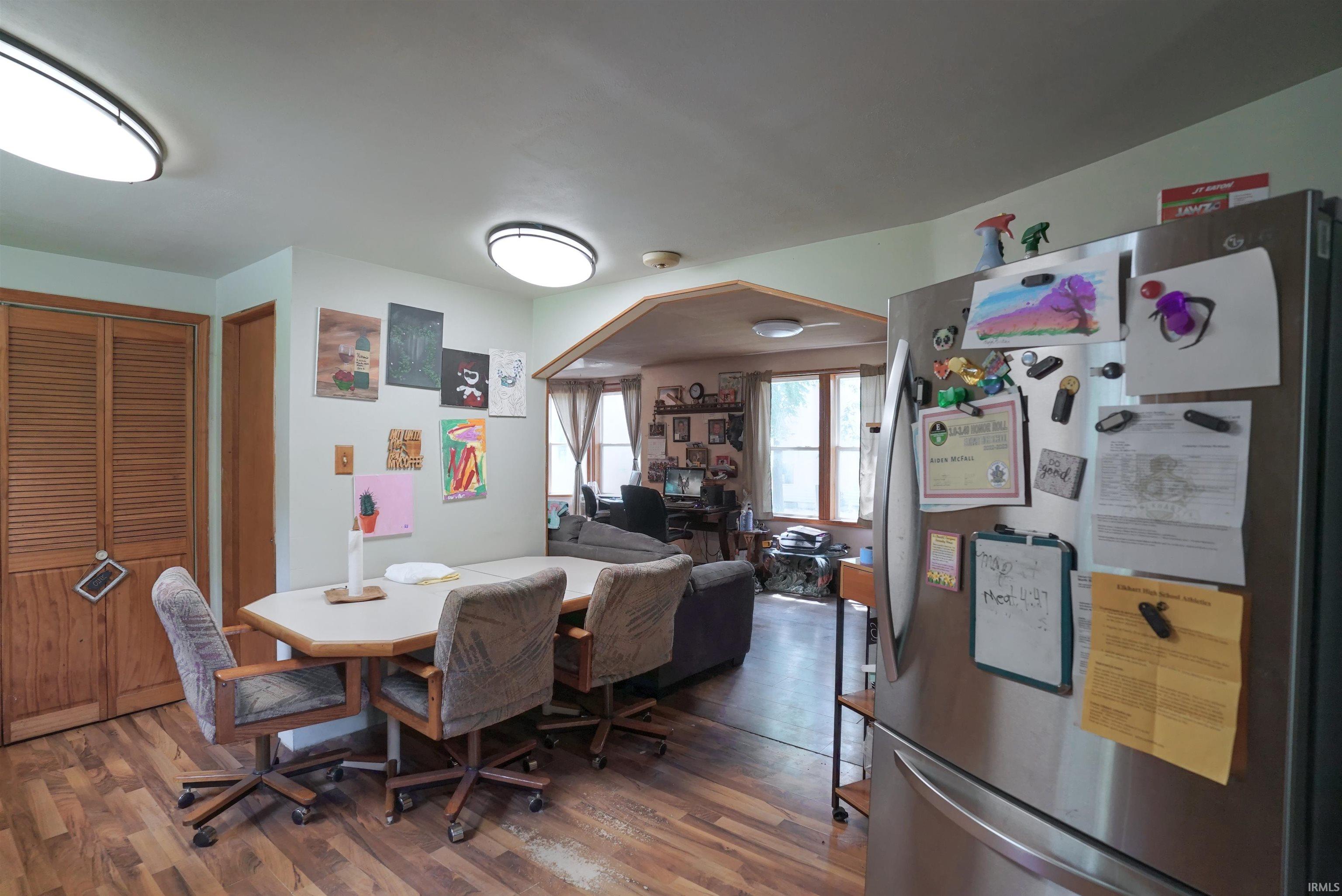 915 Grove