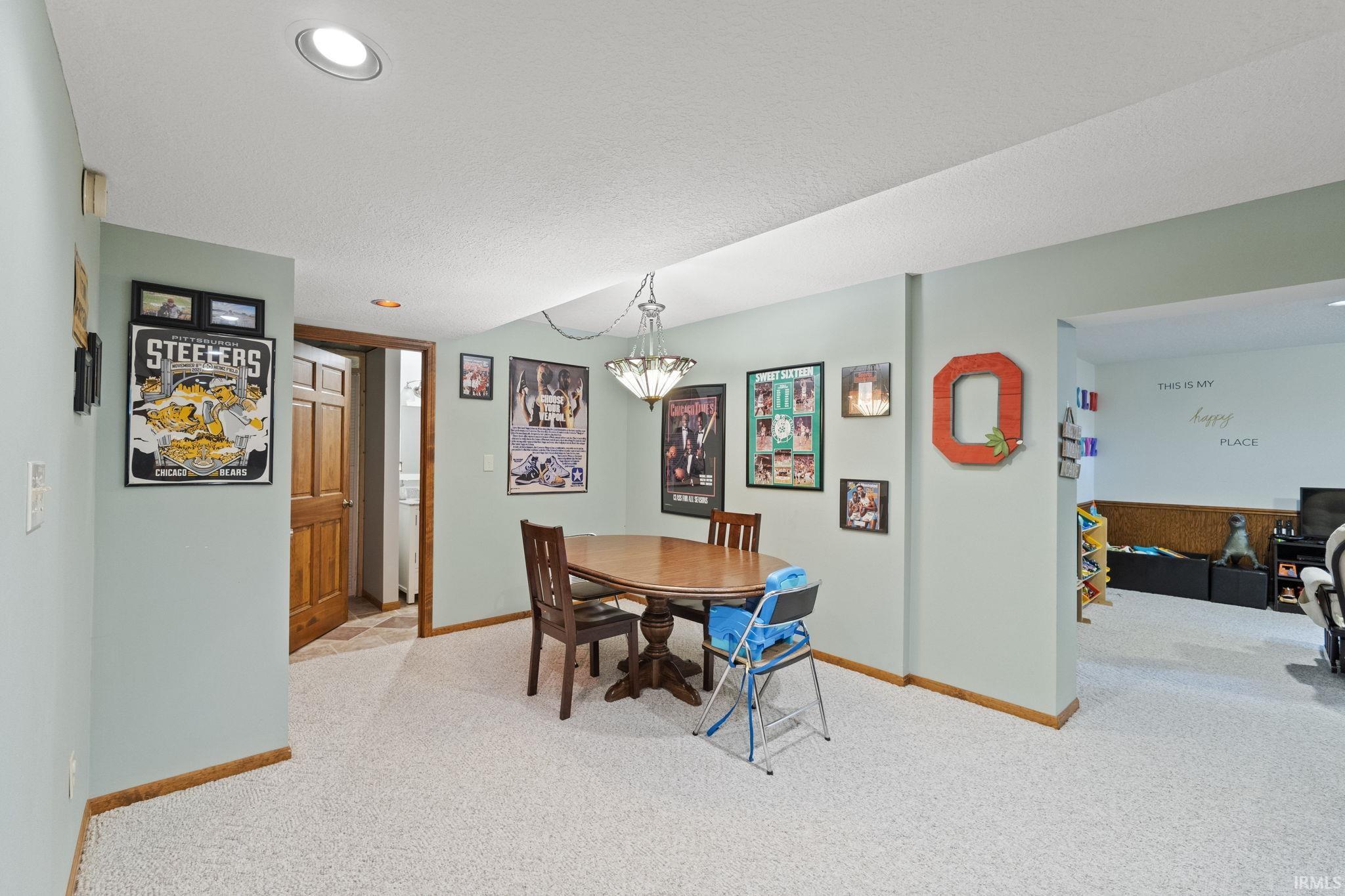 6128 Spring Pond