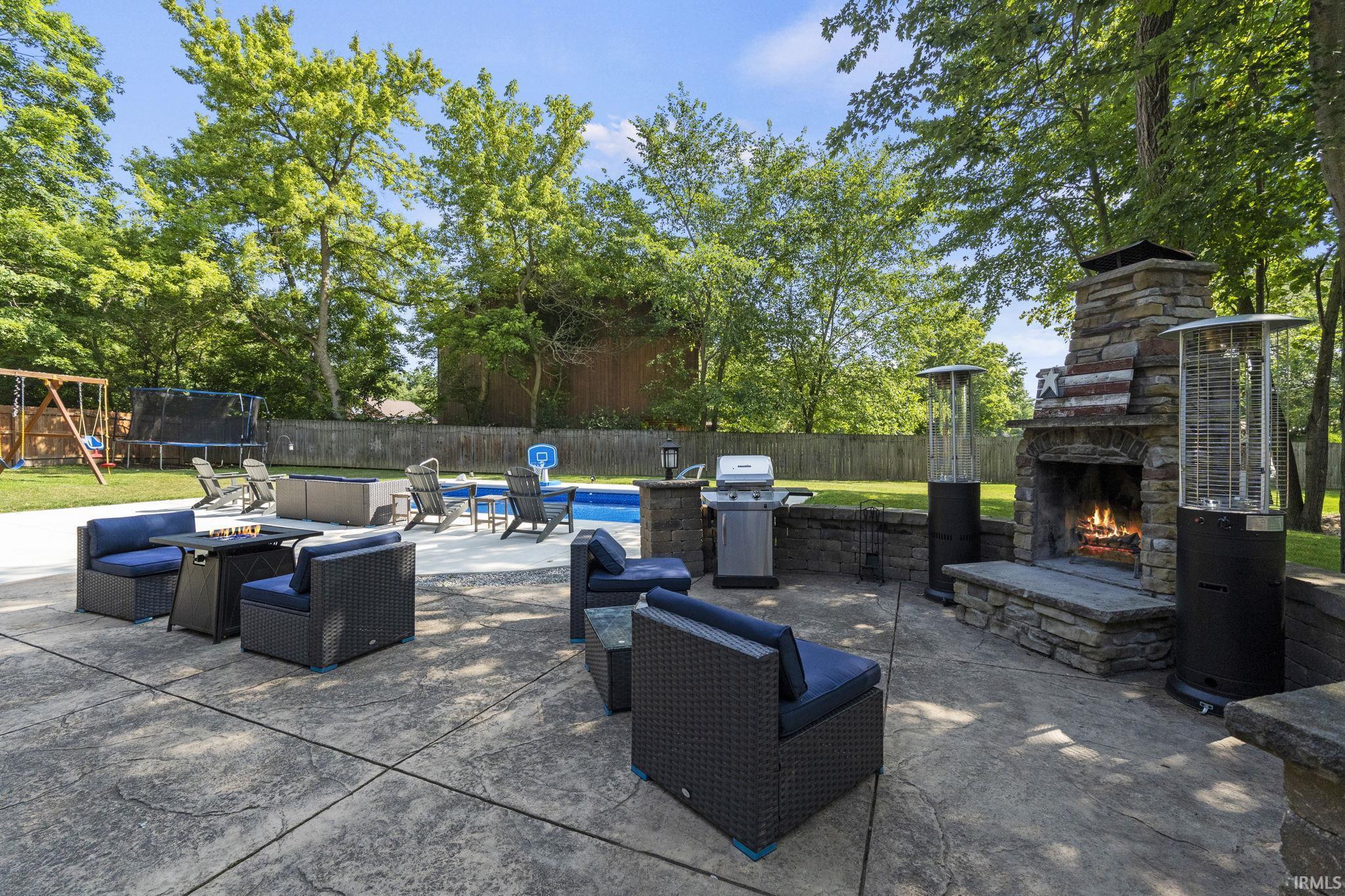 6128 Spring Pond