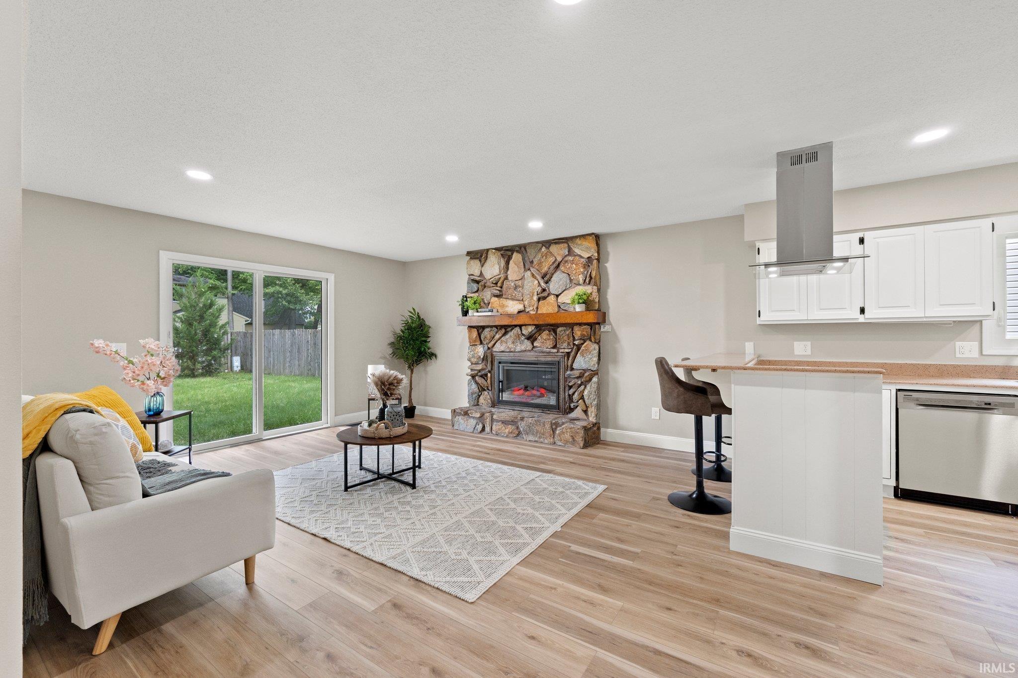 6809 Belle Plain