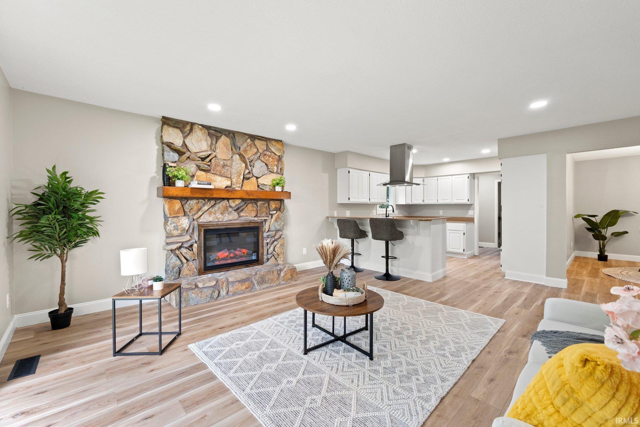 6809 Belle Plain