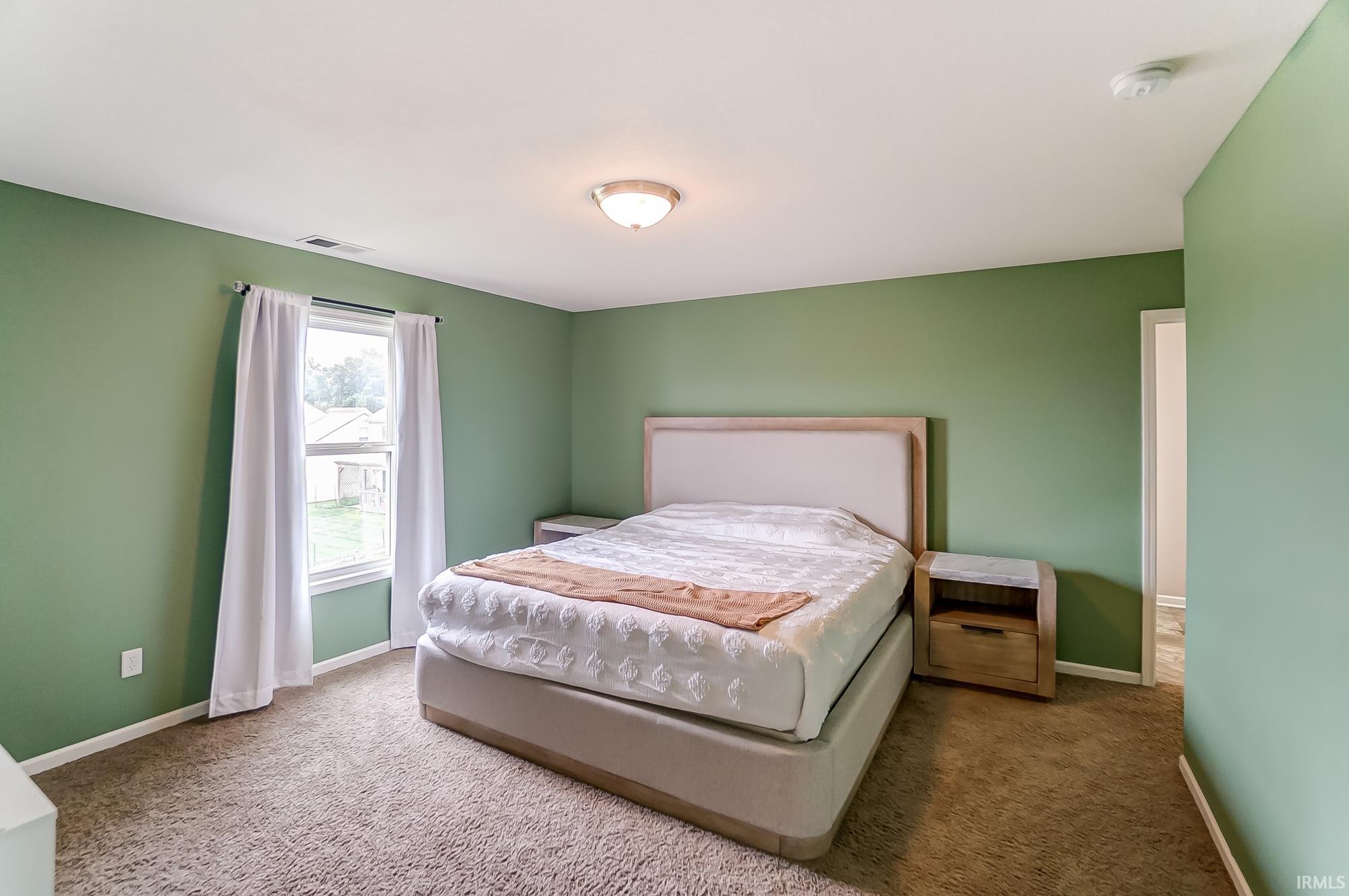 5607 Cades