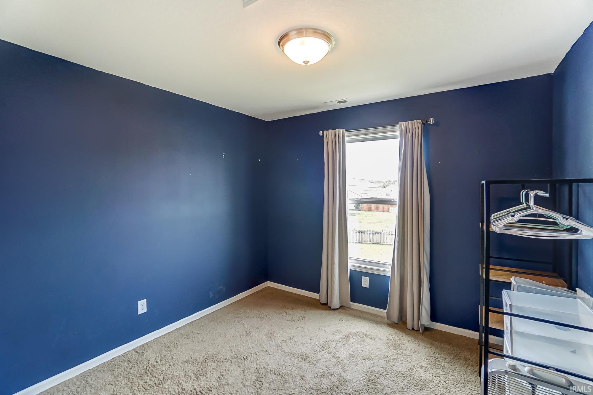 5607 Cades