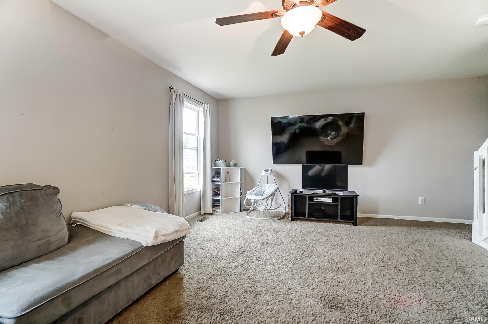 5607 Cades