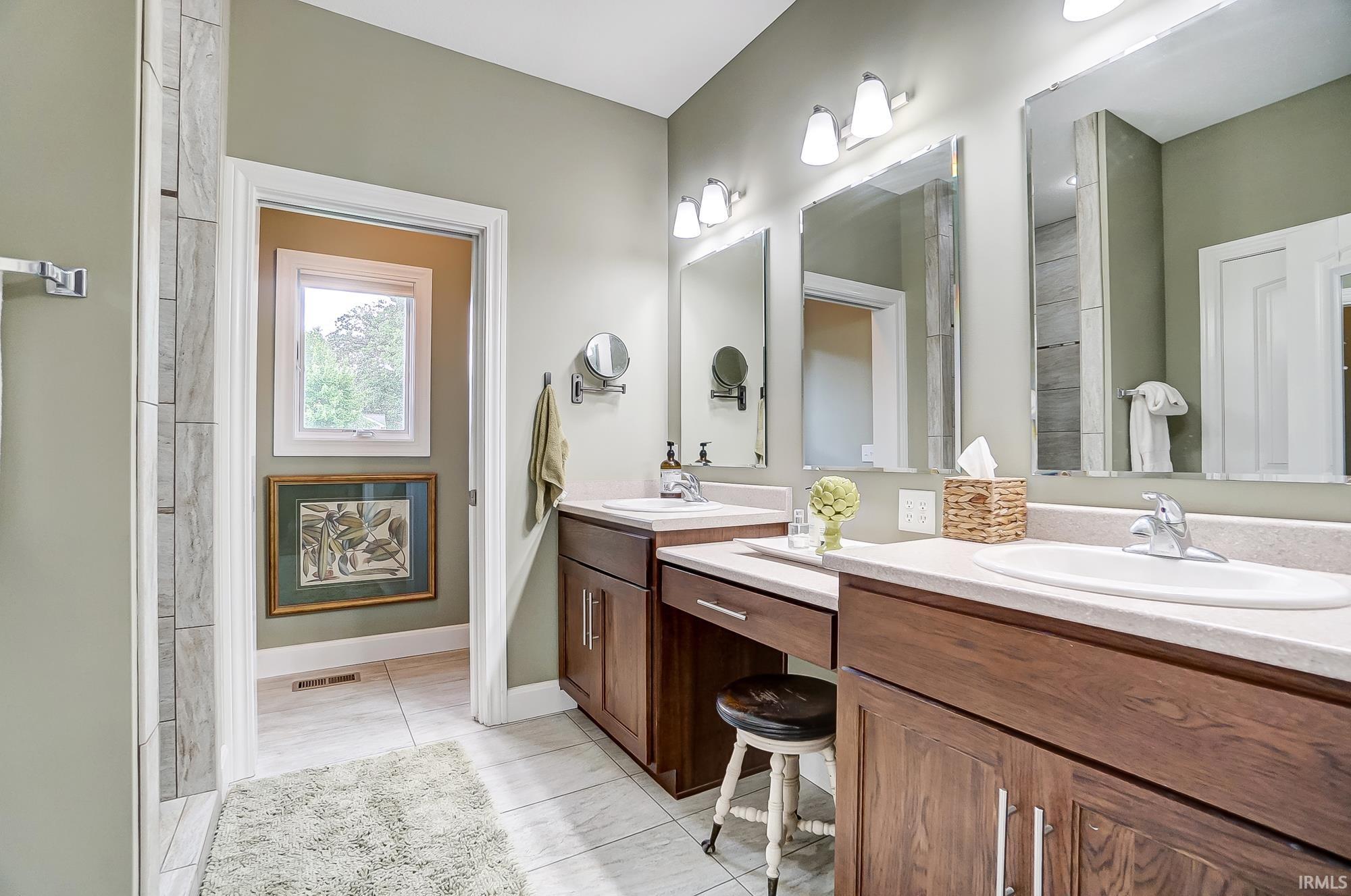 11150 Parkers Bay