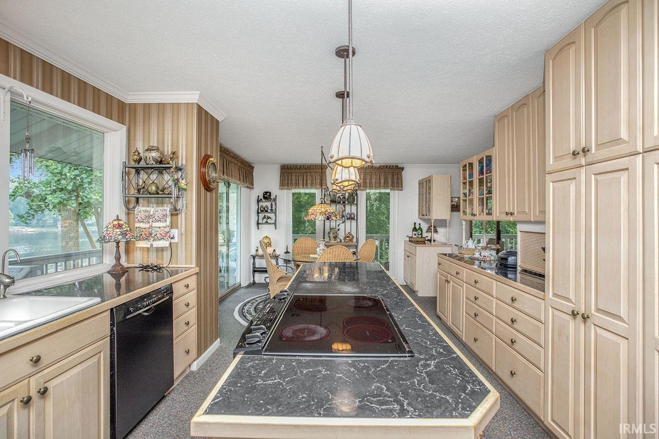54166 Eastview