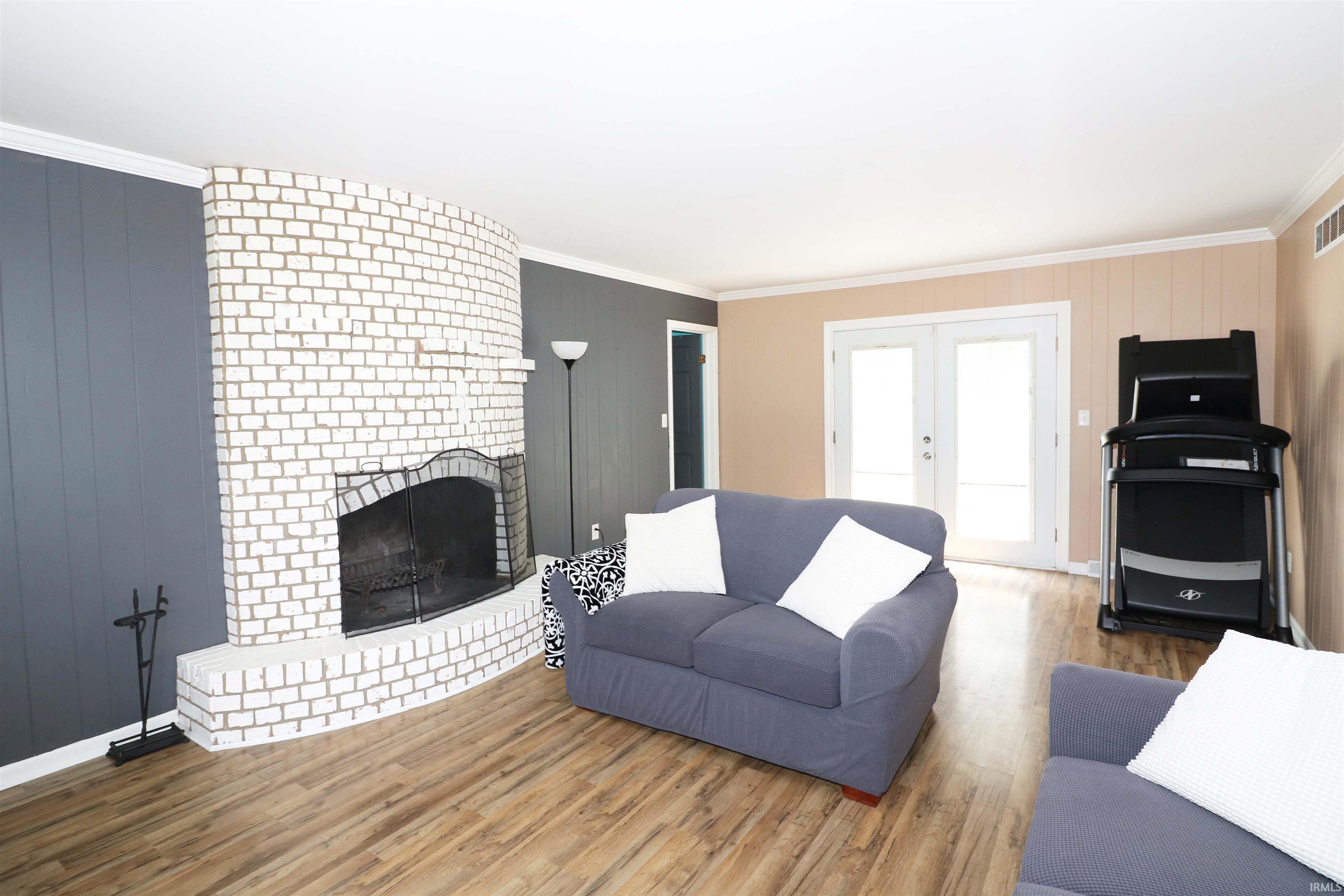 15435 Old Bedford
