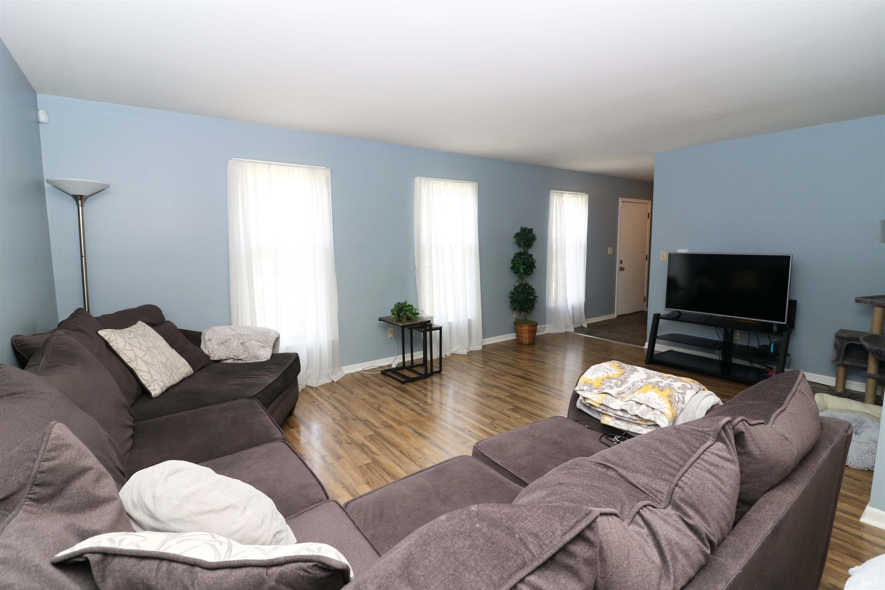 15435 Old Bedford