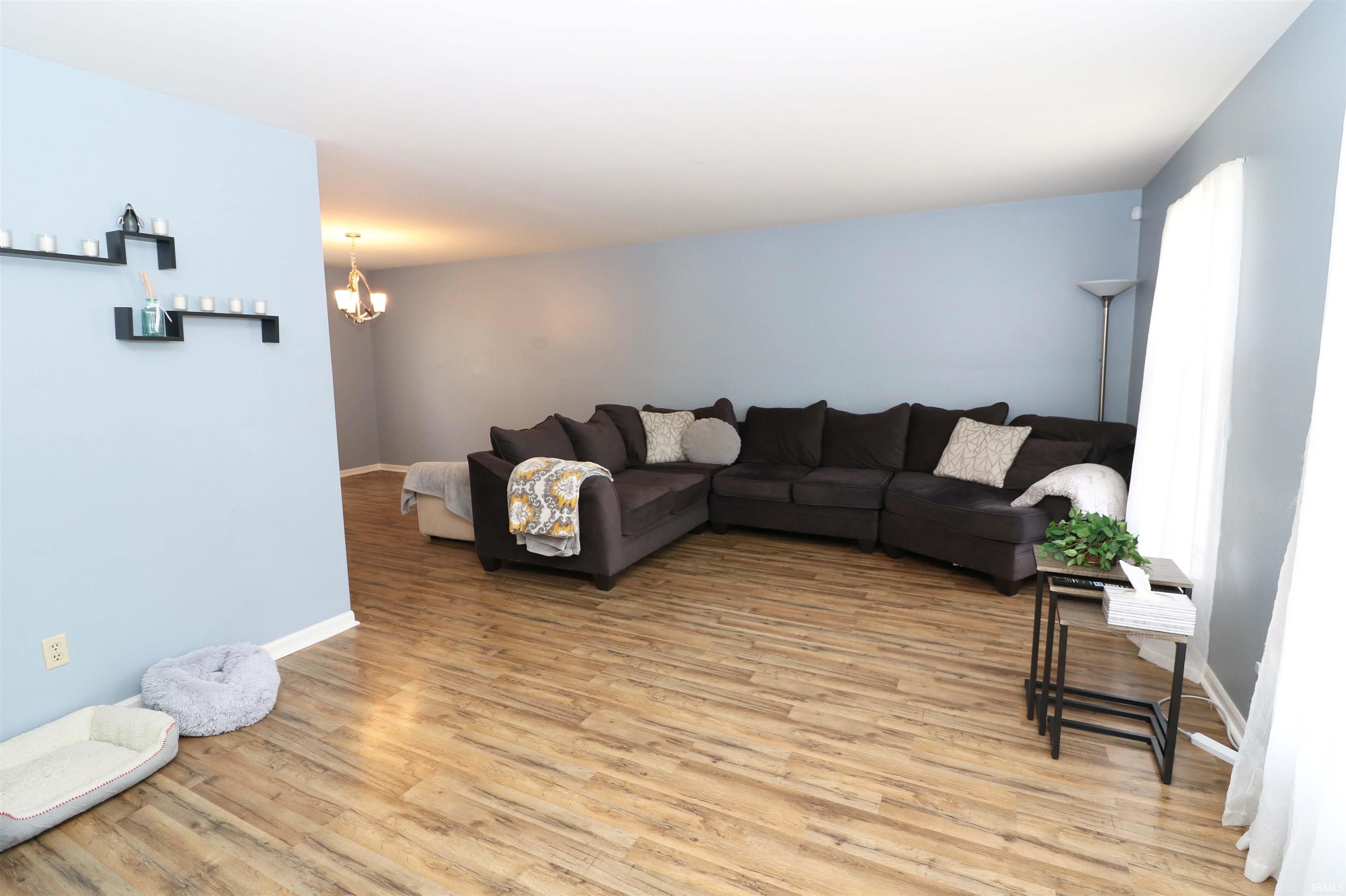 15435 Old Bedford