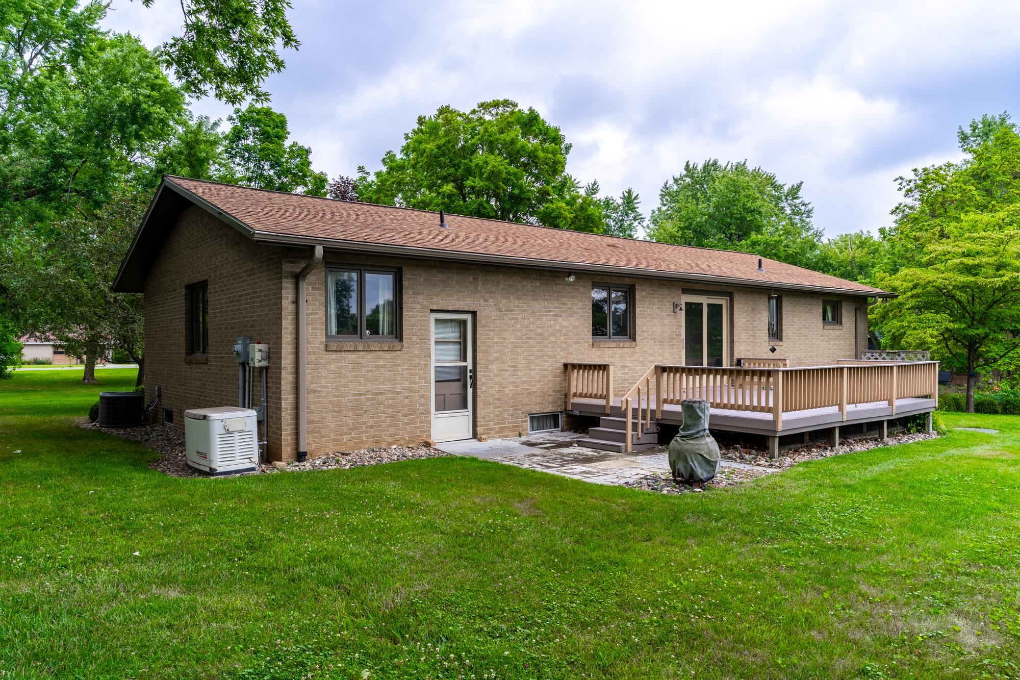 6805 Edgebrook