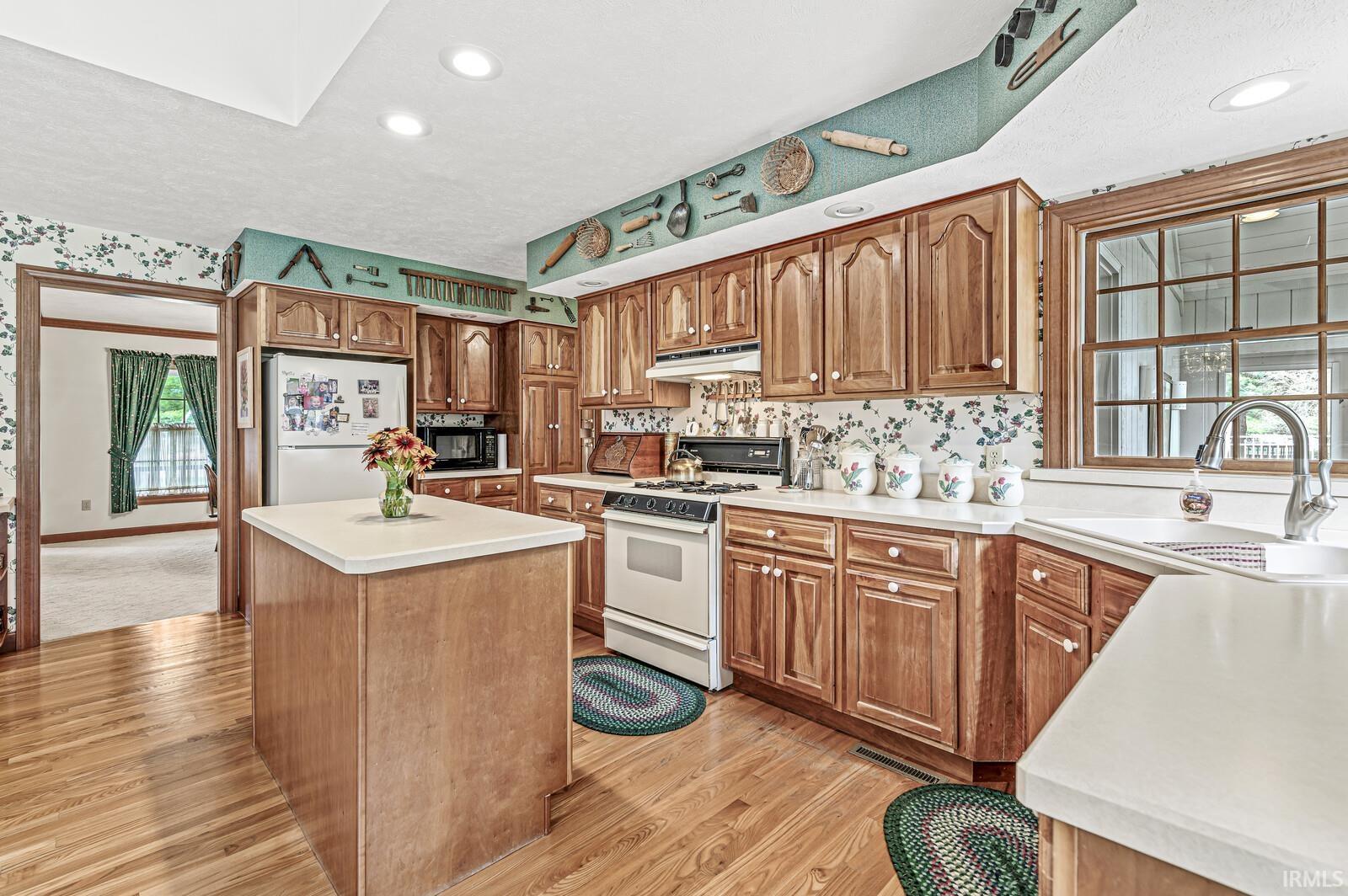 21512 Cheri