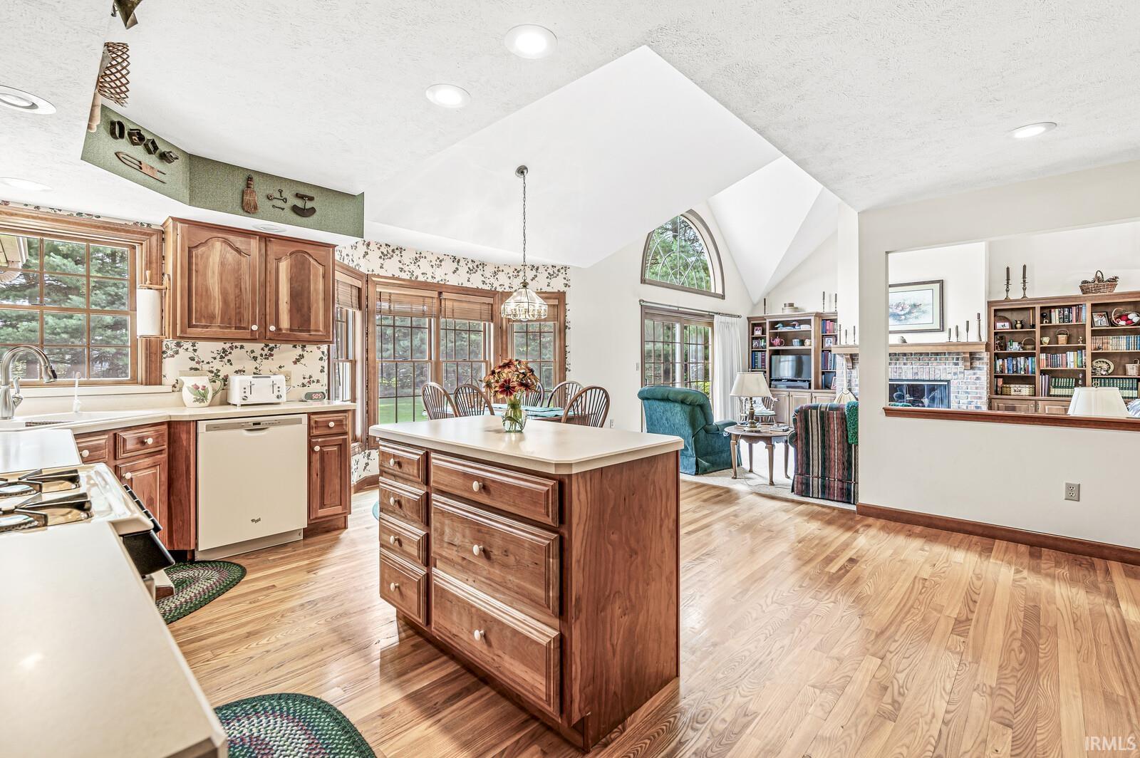 21512 Cheri