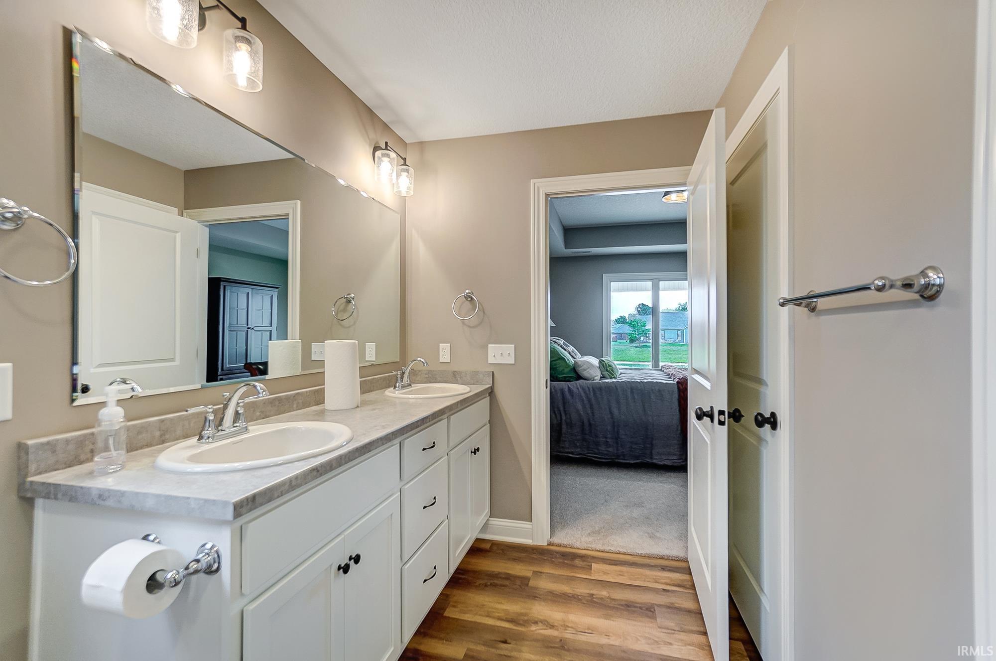 8888 Camdenwood
